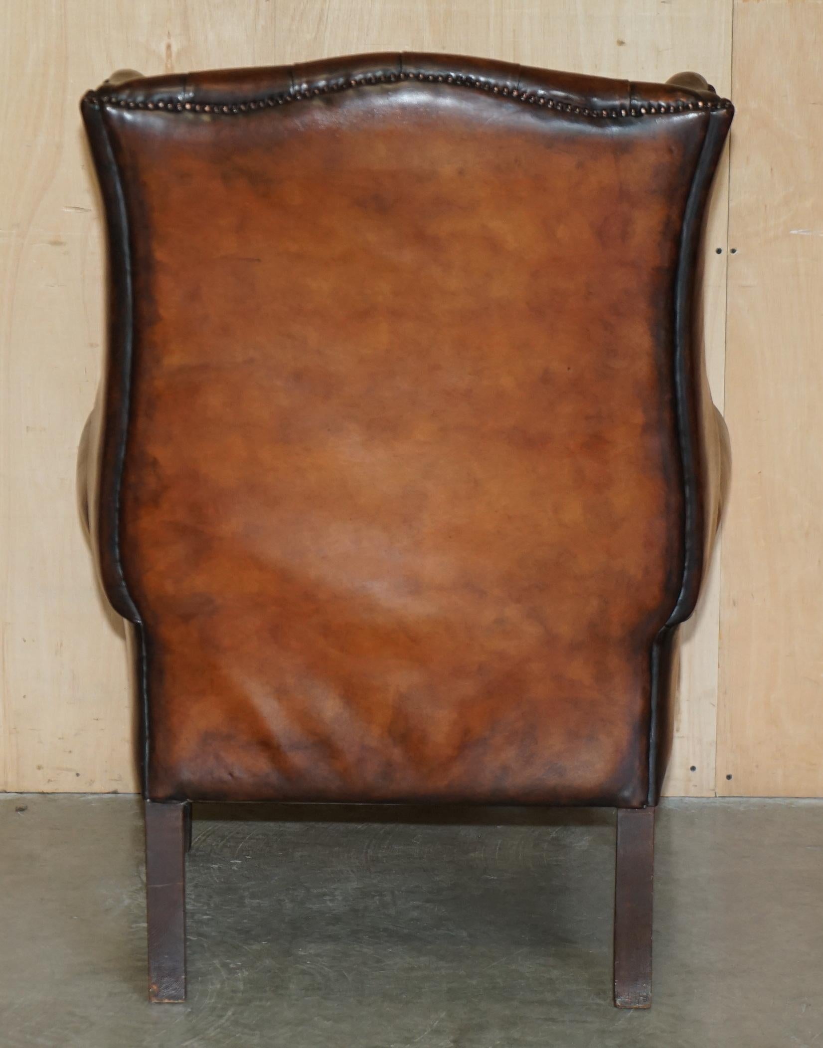 COMFORTABLE FAUTEUIL D'ACCOMPAGNEMENT WHiSKEY RESTAURÉ EN CUIR BRUN TUFTÉ CHESTERFIELD WINGBACK en vente 7