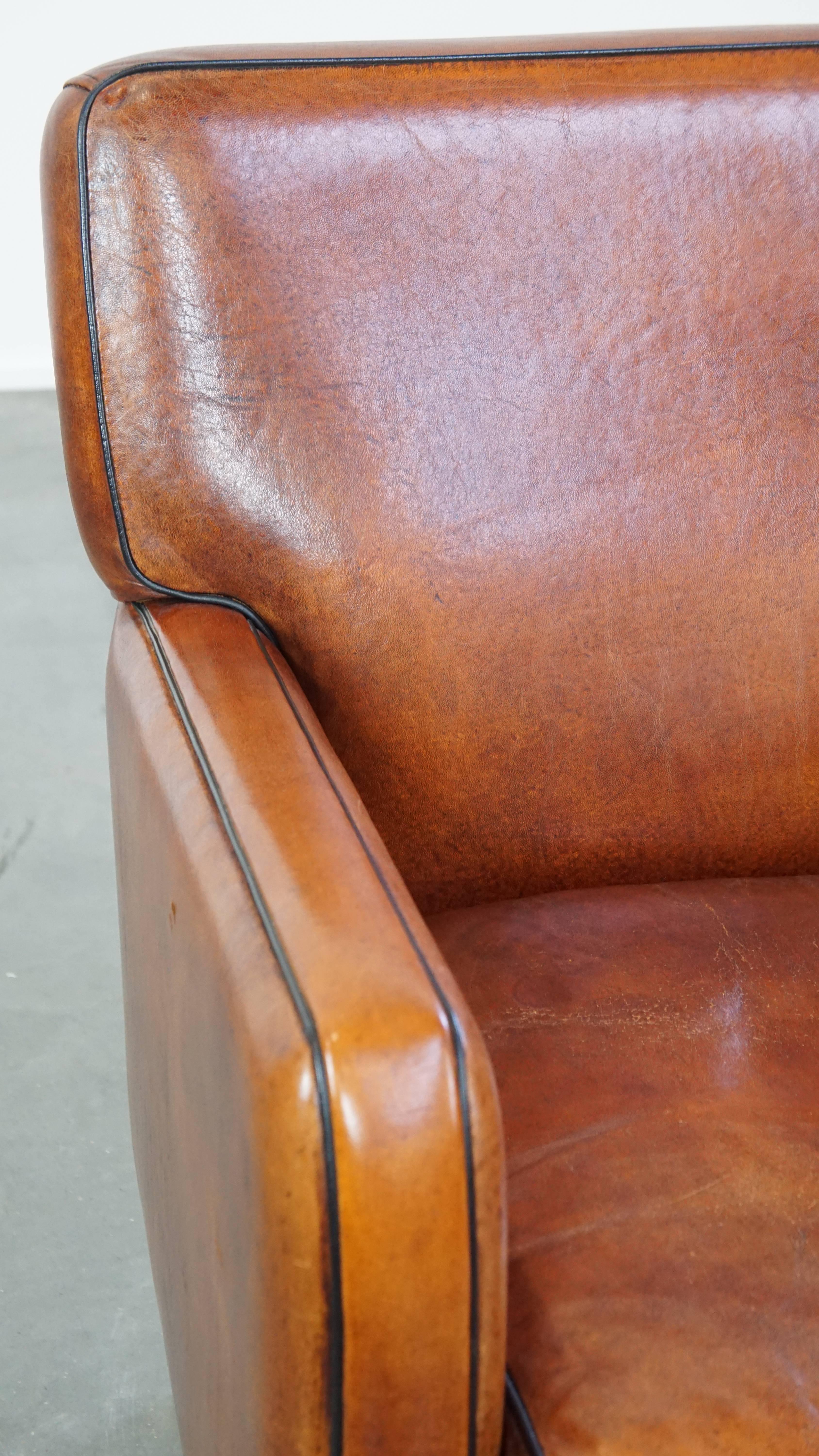 Fauteuil confortable en cuir de mouton avec une belle finition et des couleurs étonnantes en vente 4