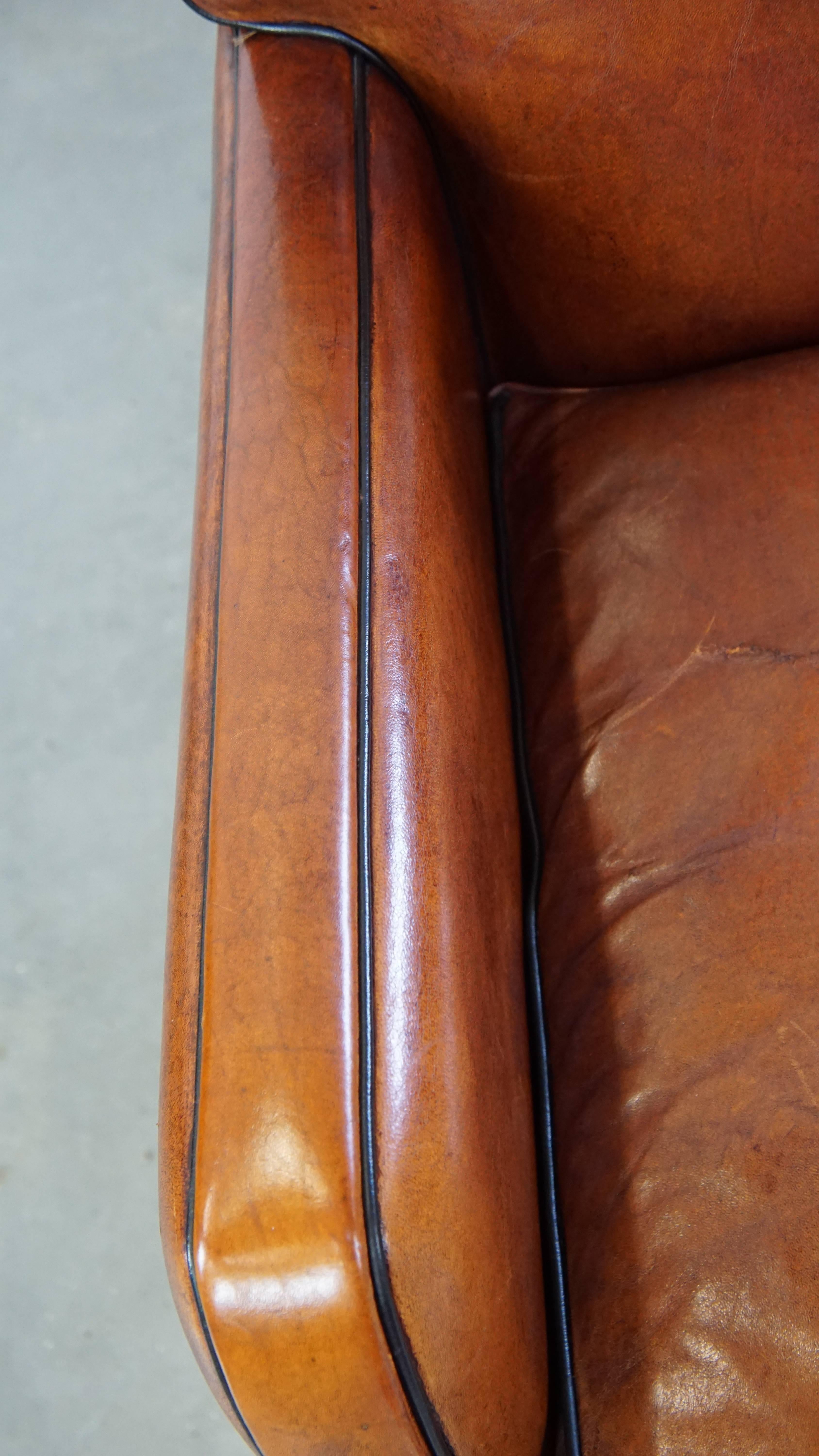 Comfortable sheep leather armchair with a beautiful finish and stunning colors For Sale 1