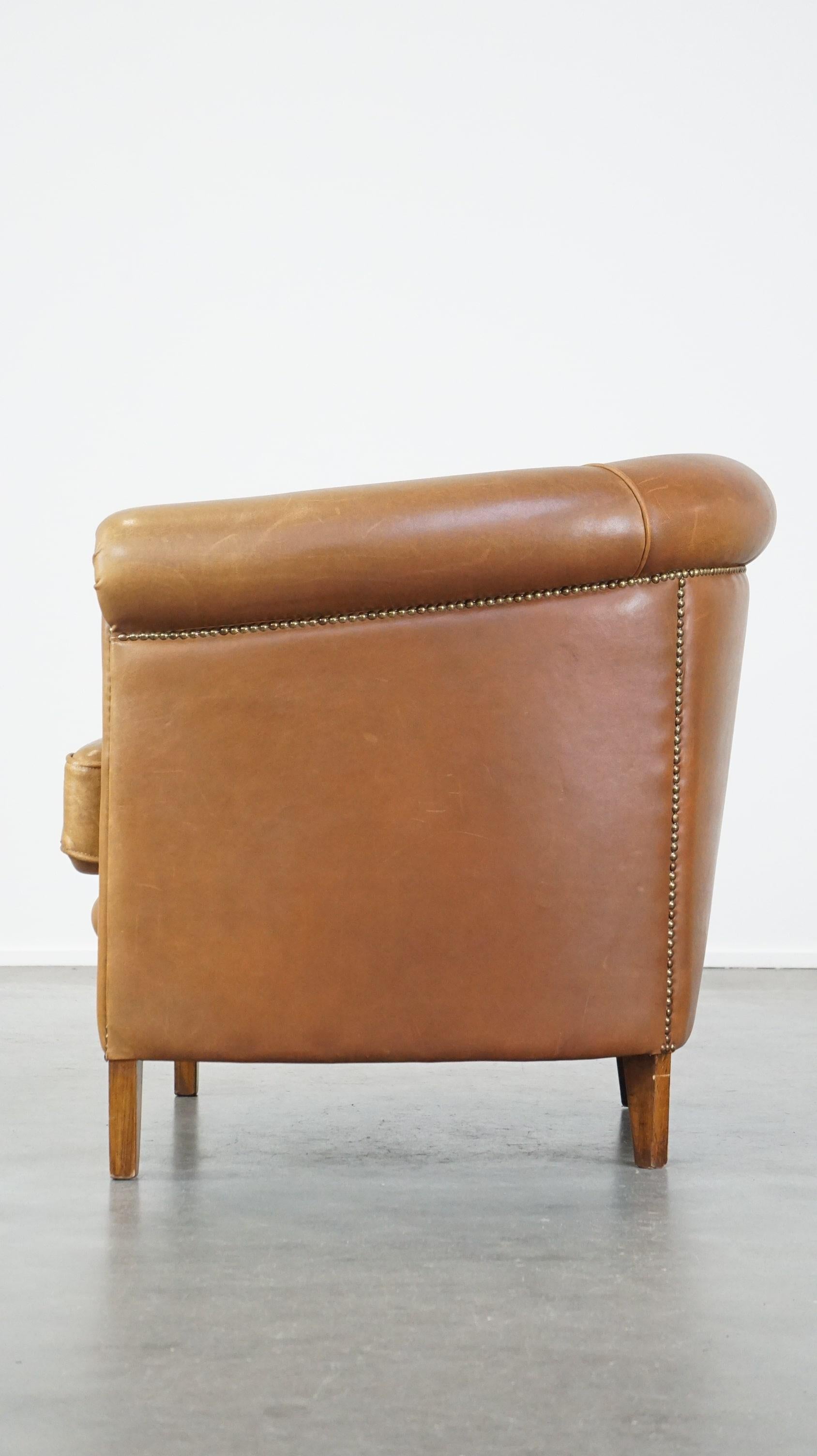 Comfortable Clubsessel aus Schafsleder in cognacfarbenem und gutem Zustand (20. Jahrhundert) im Angebot