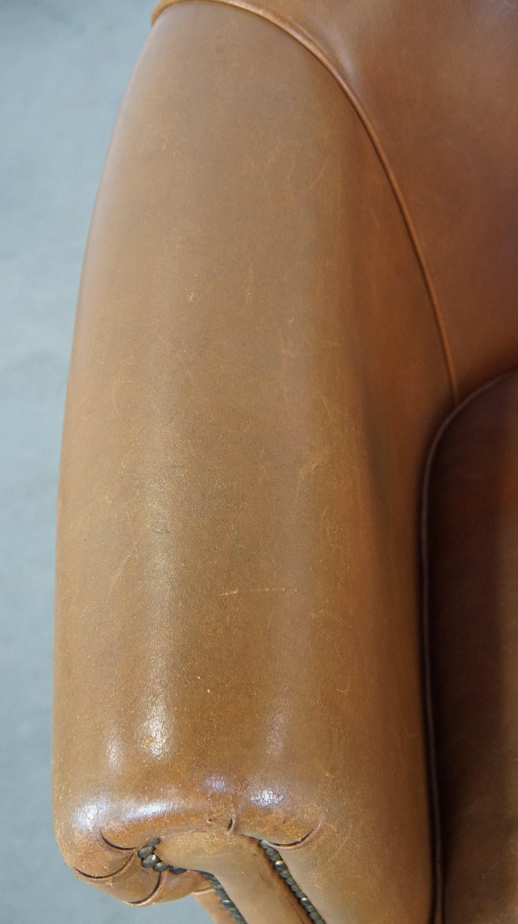 Comfortable Clubsessel aus Schafsleder in cognacfarbenem und gutem Zustand im Angebot 1