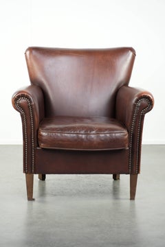 Bequemer Sessel aus Schafsfell mit Charakter und einer guten Portion Eleganz