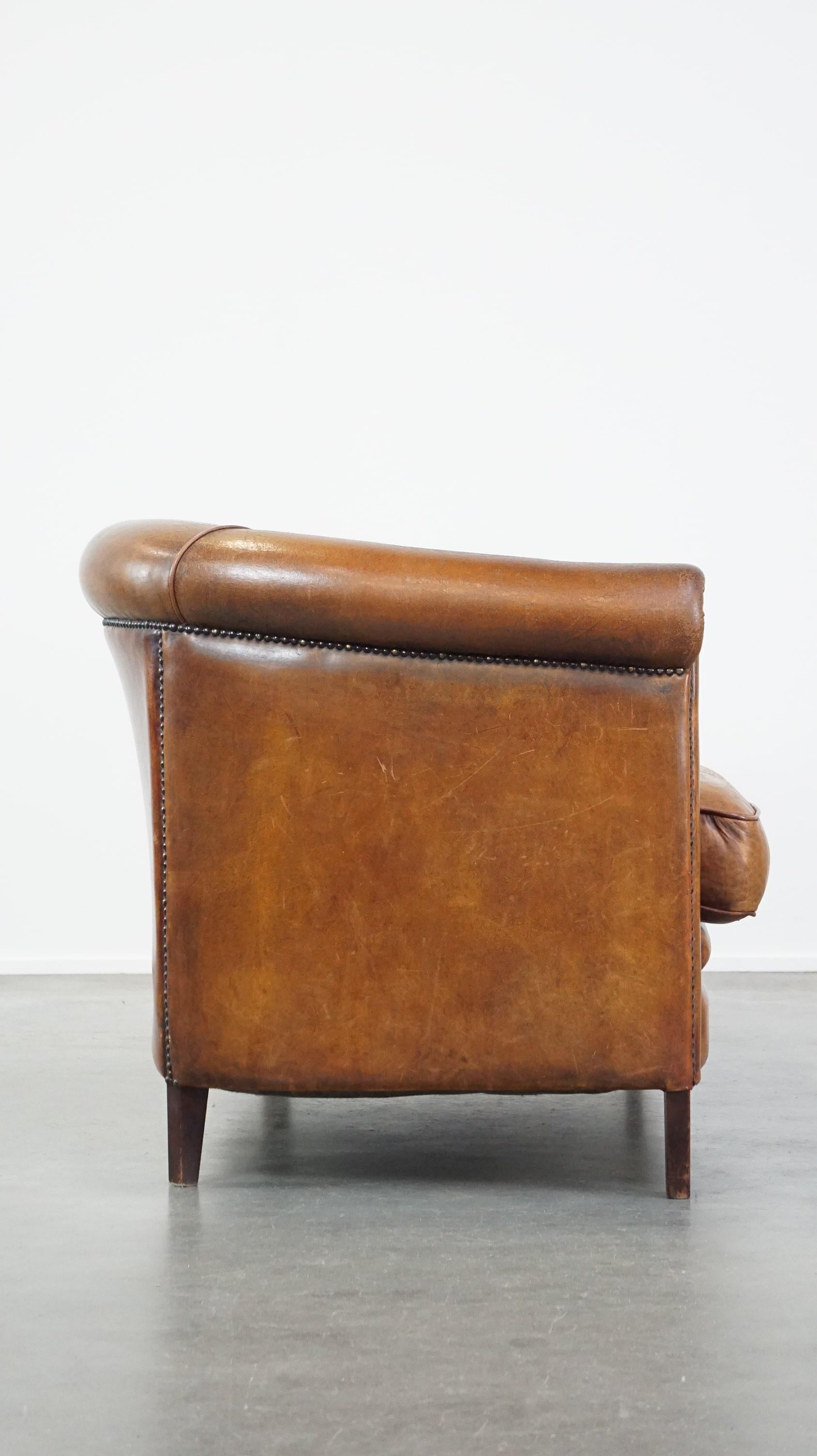 Hand-Crafted Comfortable sheepskin leather 2.5 seater club sofa