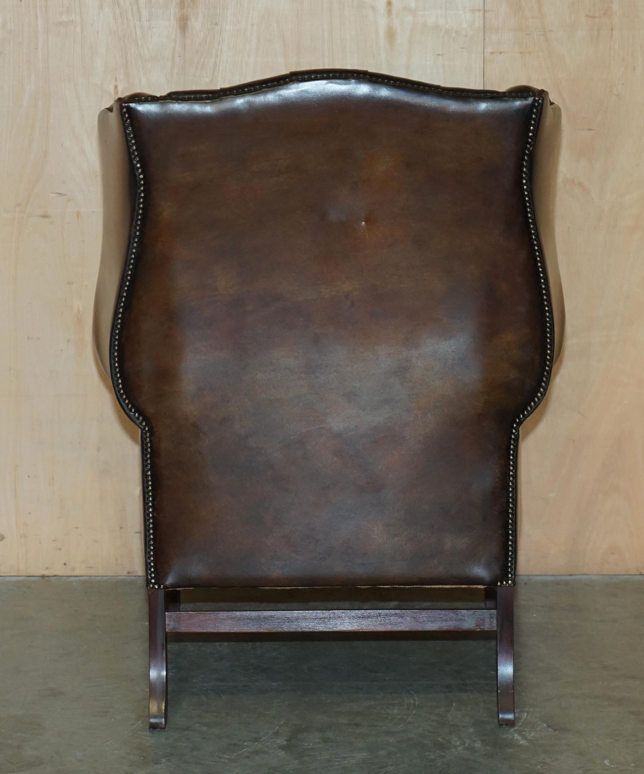 COMFORTABLE ViNTAGE RESTORED BROWN LEATHER TUFTED CHESTERFIELD WINGBACK ARMCHAIR For Sale 8
