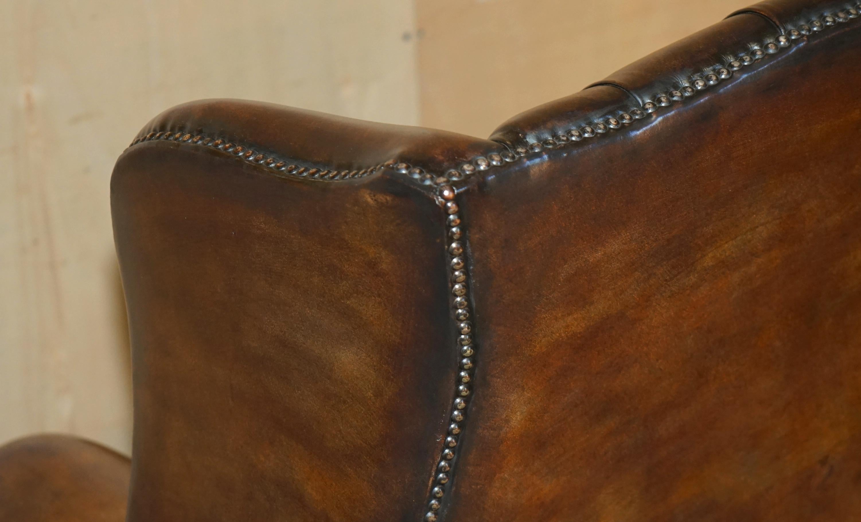 COMFORTABLE ViNTAGE RESTORED BROWN LEATHER TUFTED CHESTERFIELD WINGBACK ARMCHAIR For Sale 9