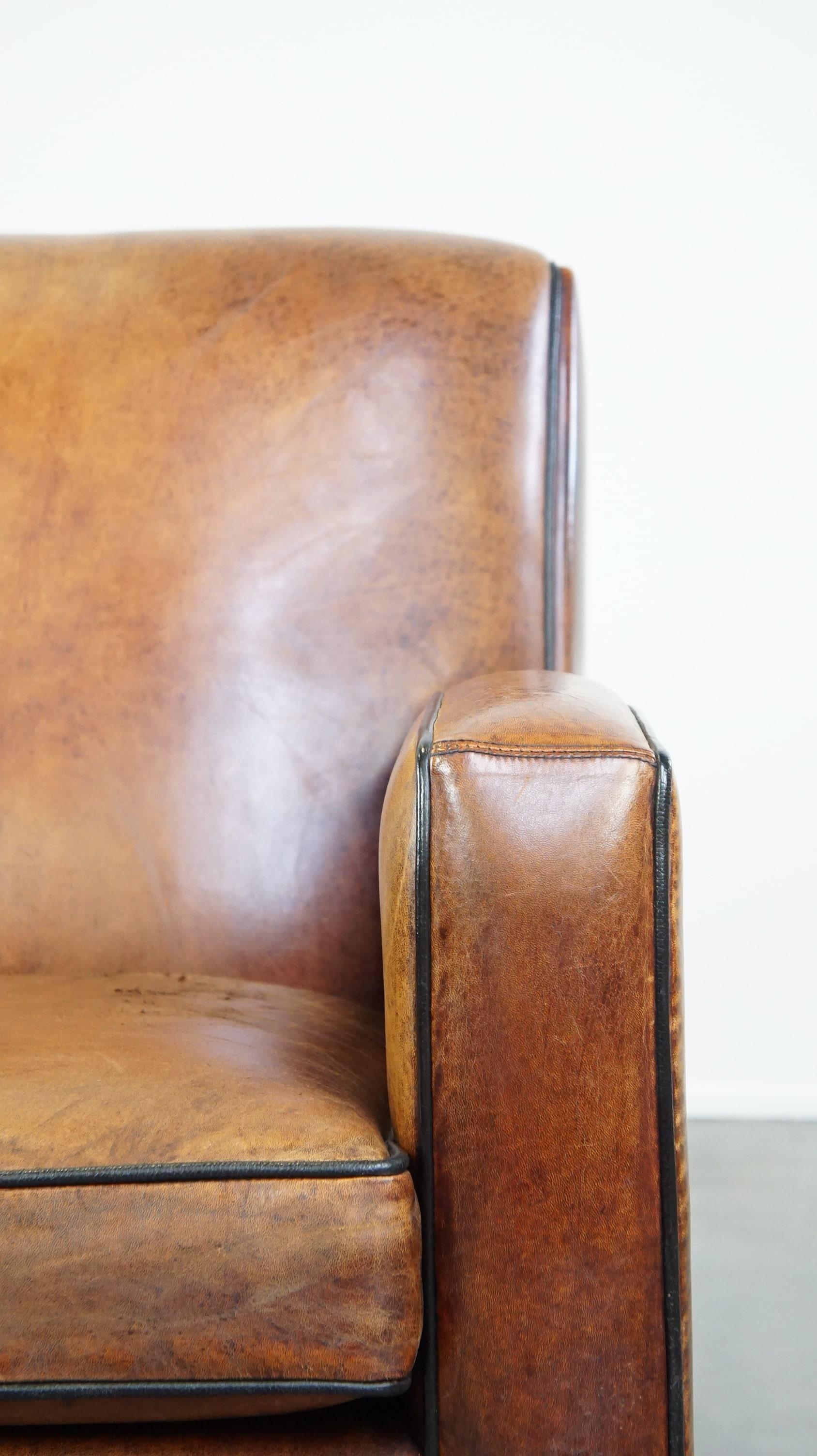 Fauteuil confortable vintage en peau de mouton avec un look cool en vente 3