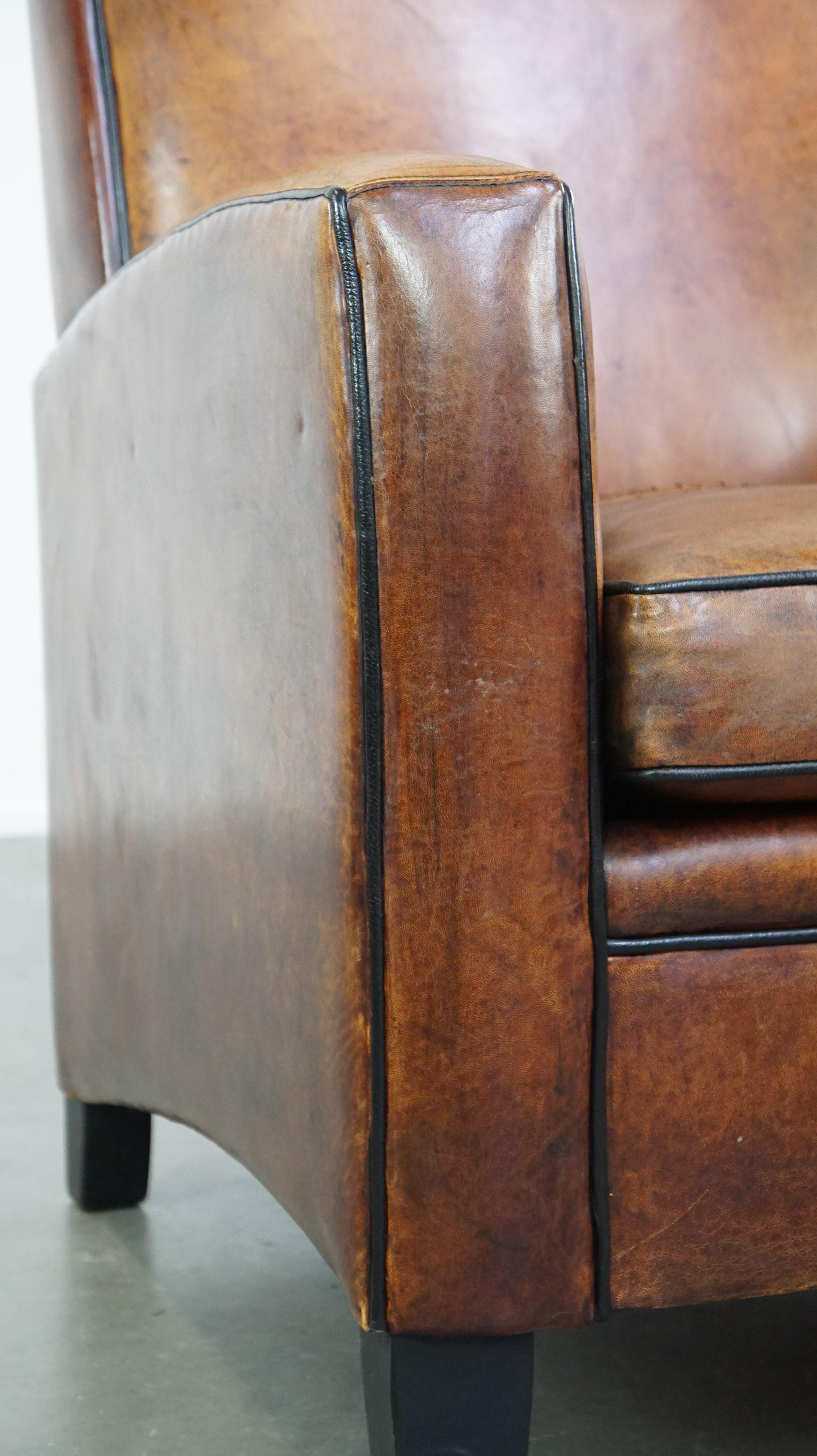Fauteuil confortable vintage en peau de mouton avec un look cool en vente 4