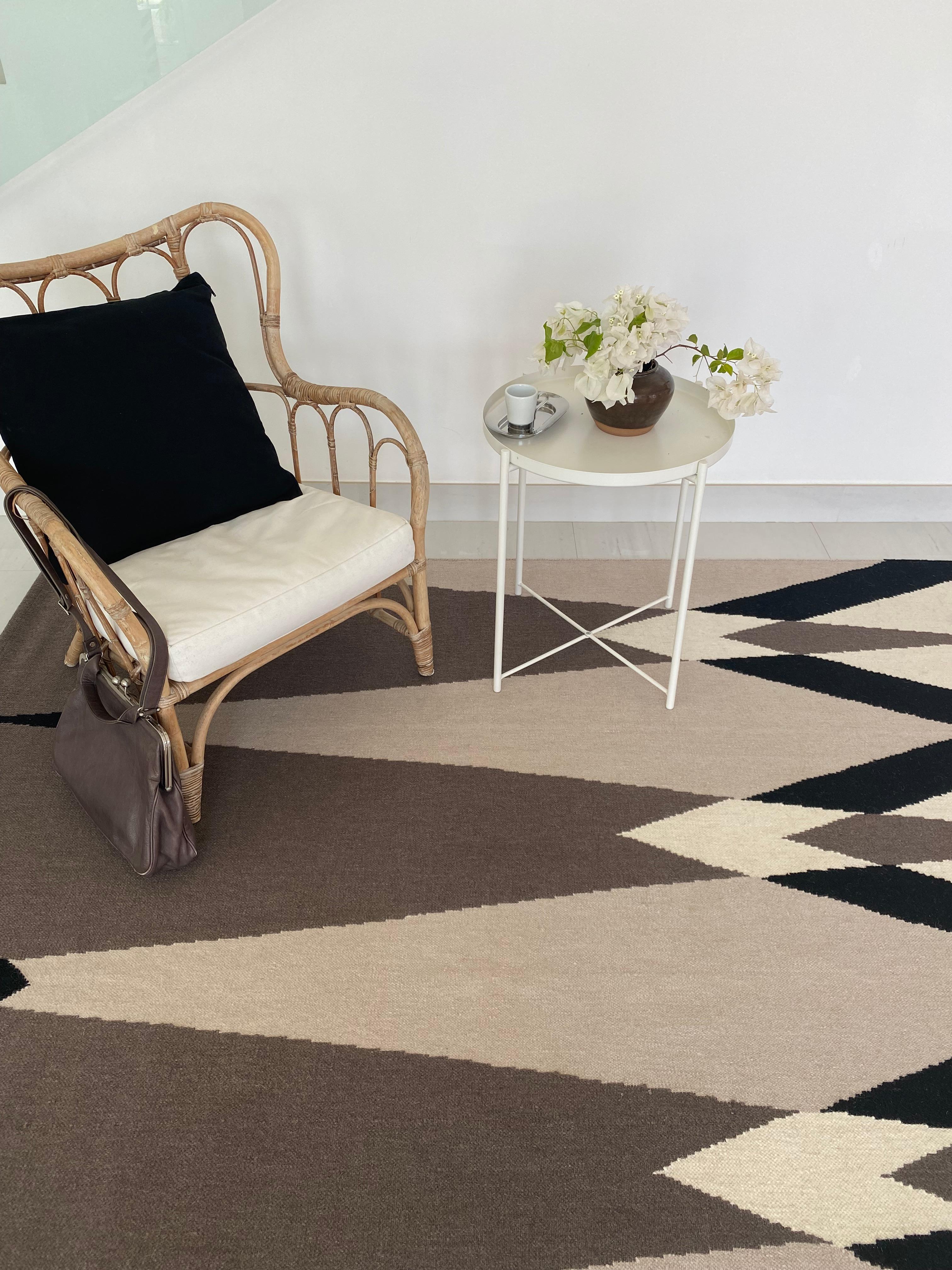 Indian Rug Brown Dhurrie Wool Modern Geometric Neutral Beige Earth geometric carpet For Sale