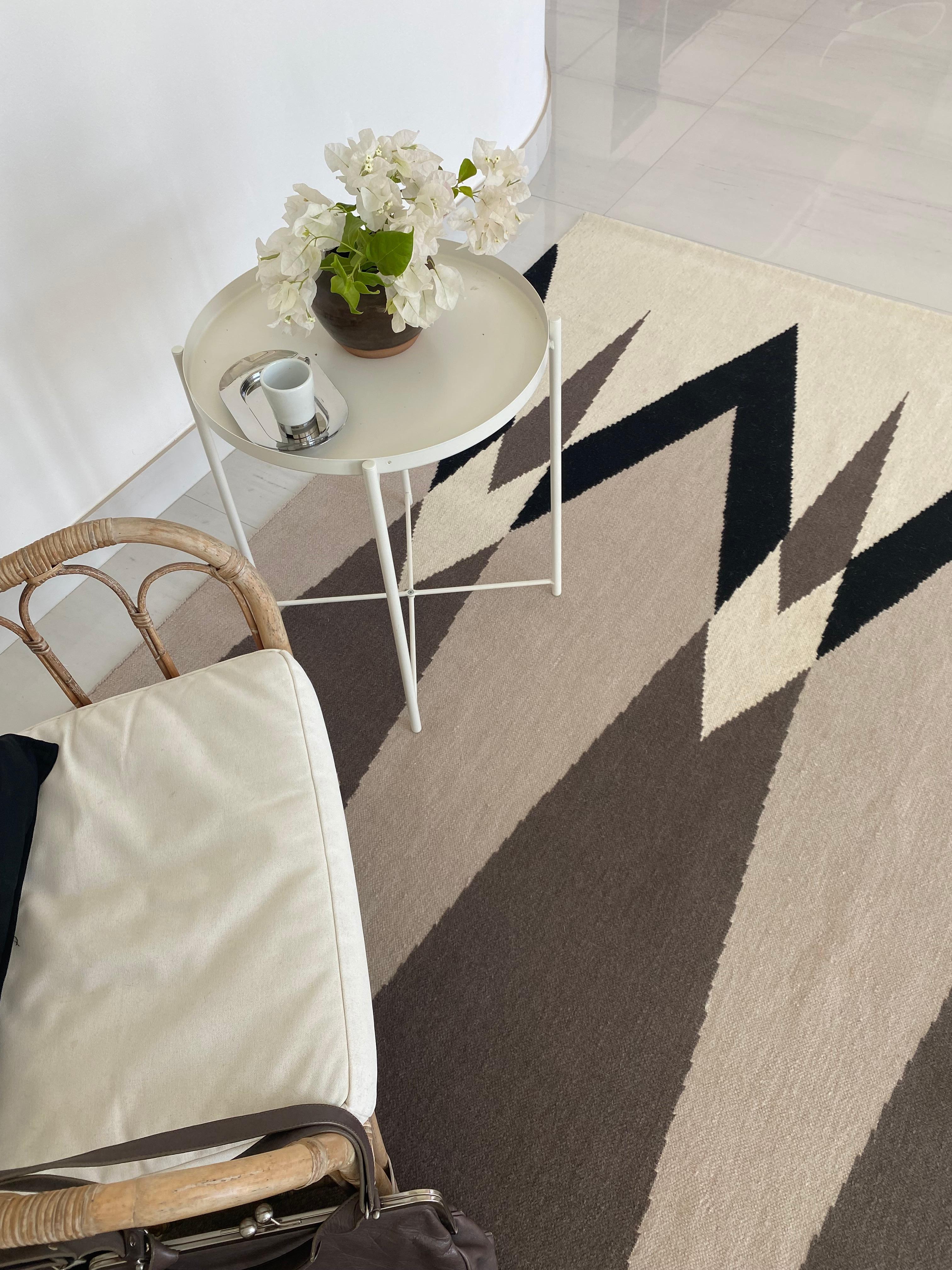 Rug Brown Dhurrie Wool Modern Geometric Neutral Beige Earth geometric carpet For Sale 1