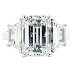 Beherrschender Diamant-Cocktailring mit 3 Steinen aus 18k Weißgold