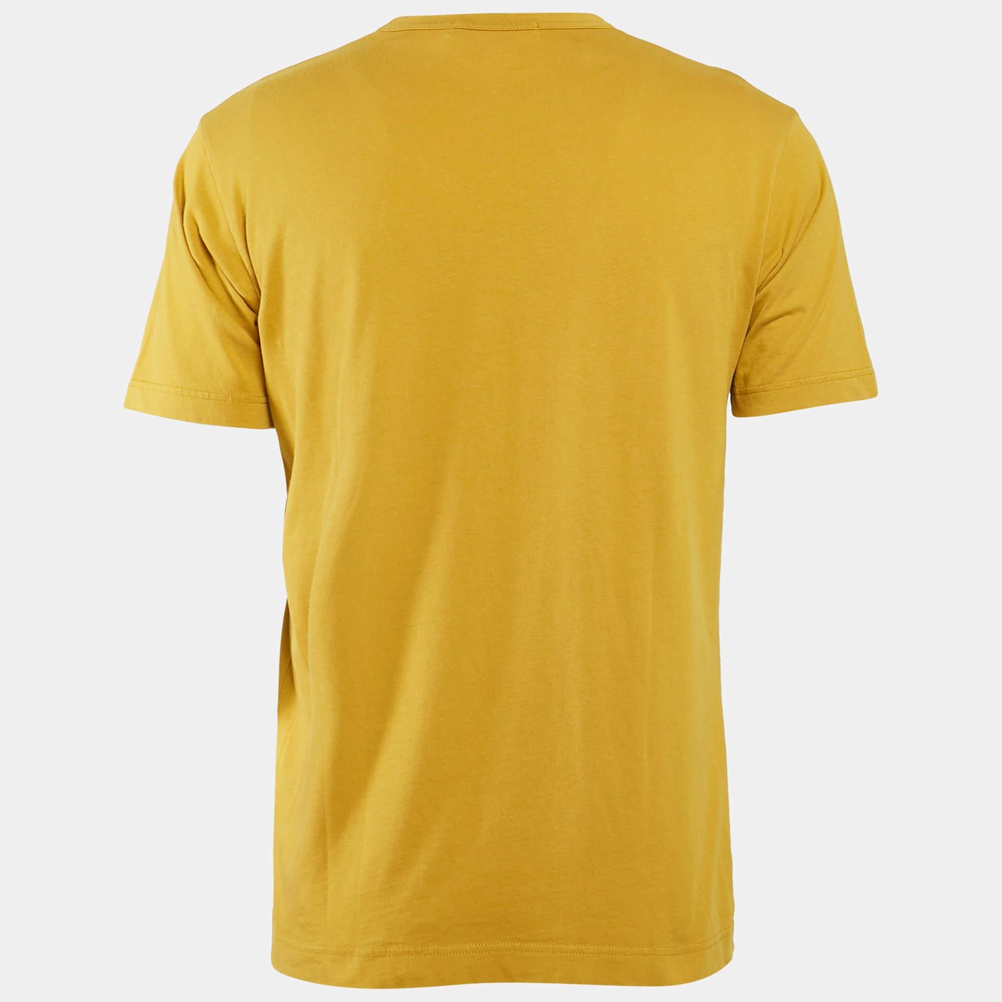 Perfecta para salidas informales o recados, esta camiseta es la mejor prenda con la que sentirse cómodo y elegante. Luce un tono llamativo y un corte relajado.