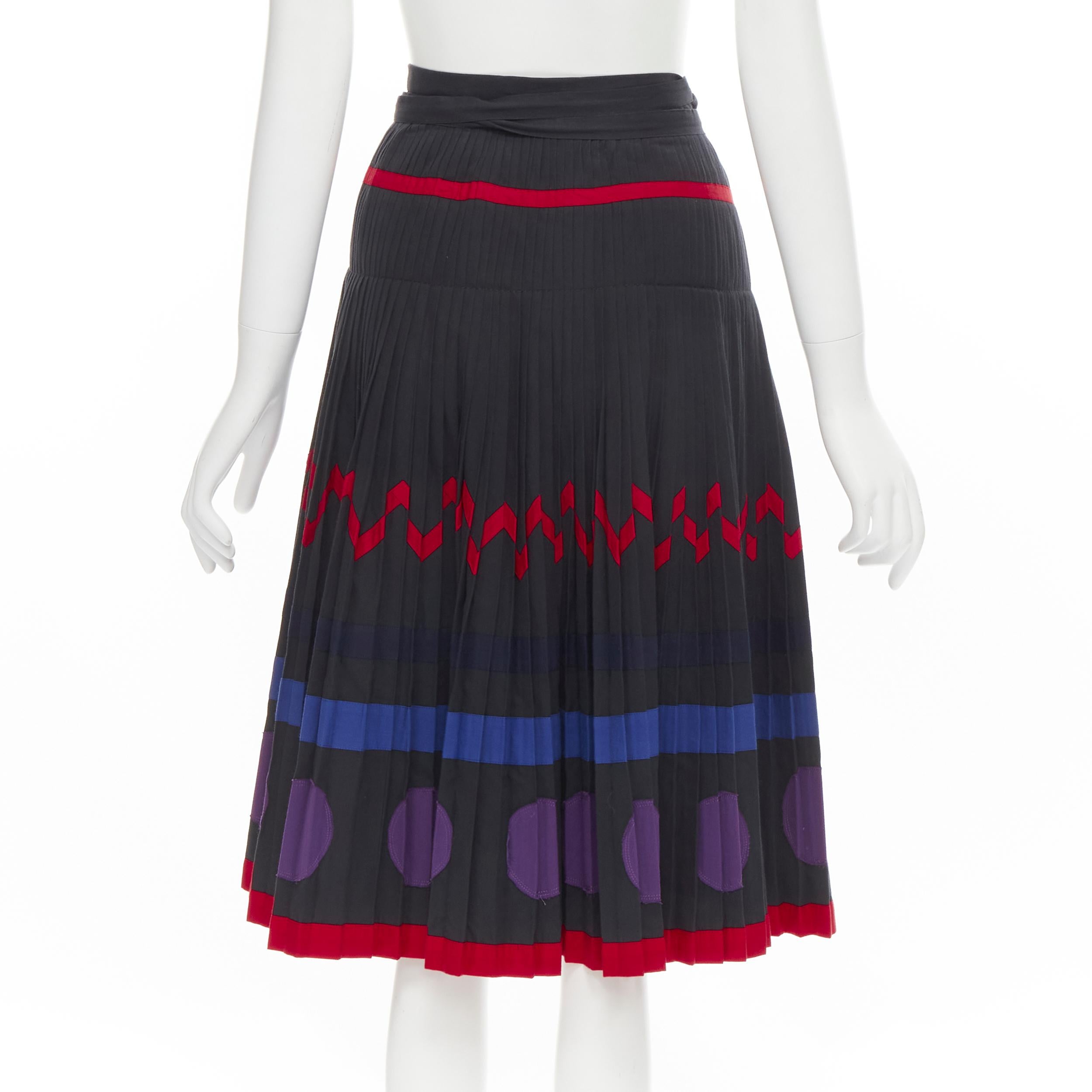 COMME DES GARCONS 1980s black geometric pattern pleated wrapped flared skirt S In Excellent Condition For Sale In Hong Kong, NT