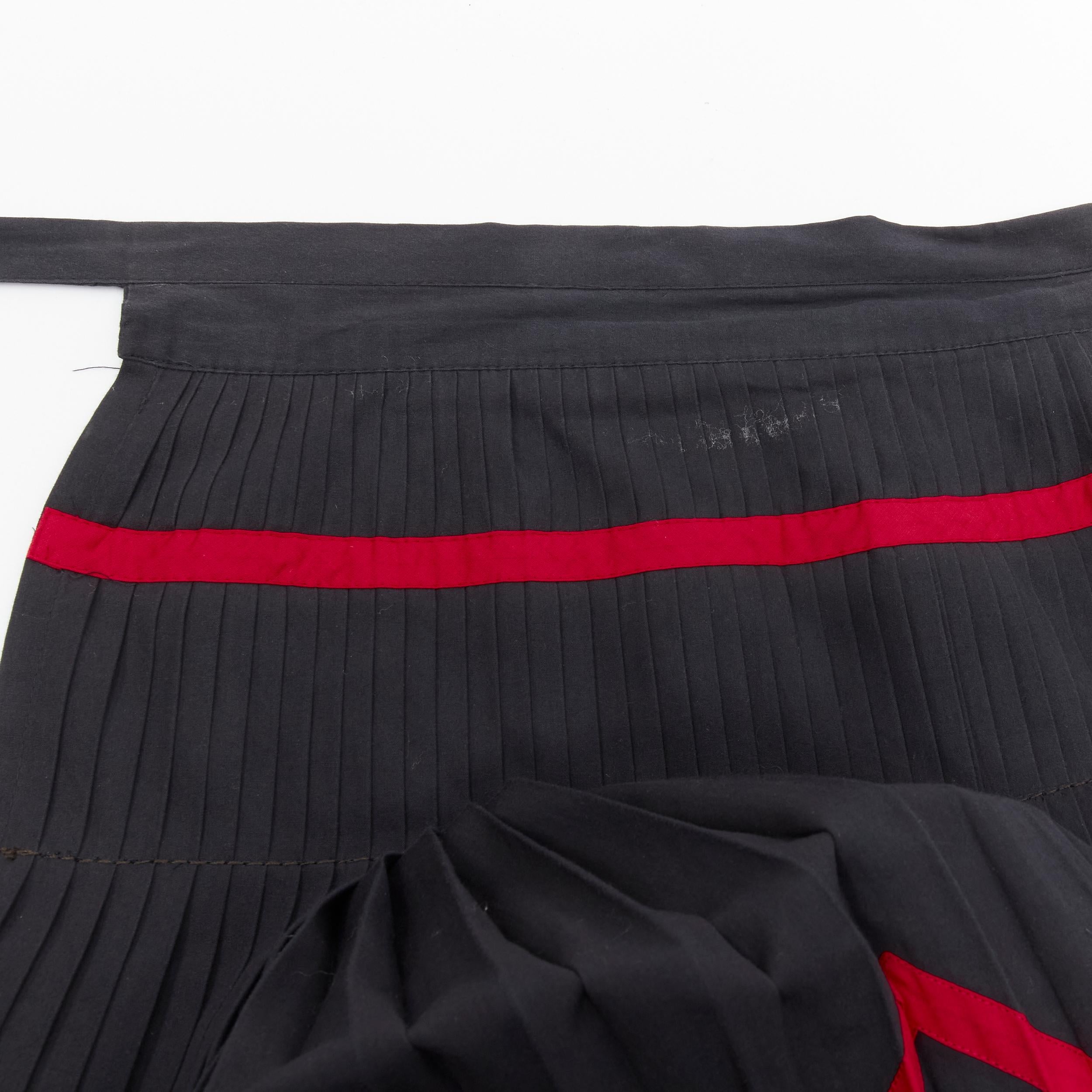 COMME DES GARCONS 1980s black geometric pattern pleated wrapped flared skirt S For Sale 4
