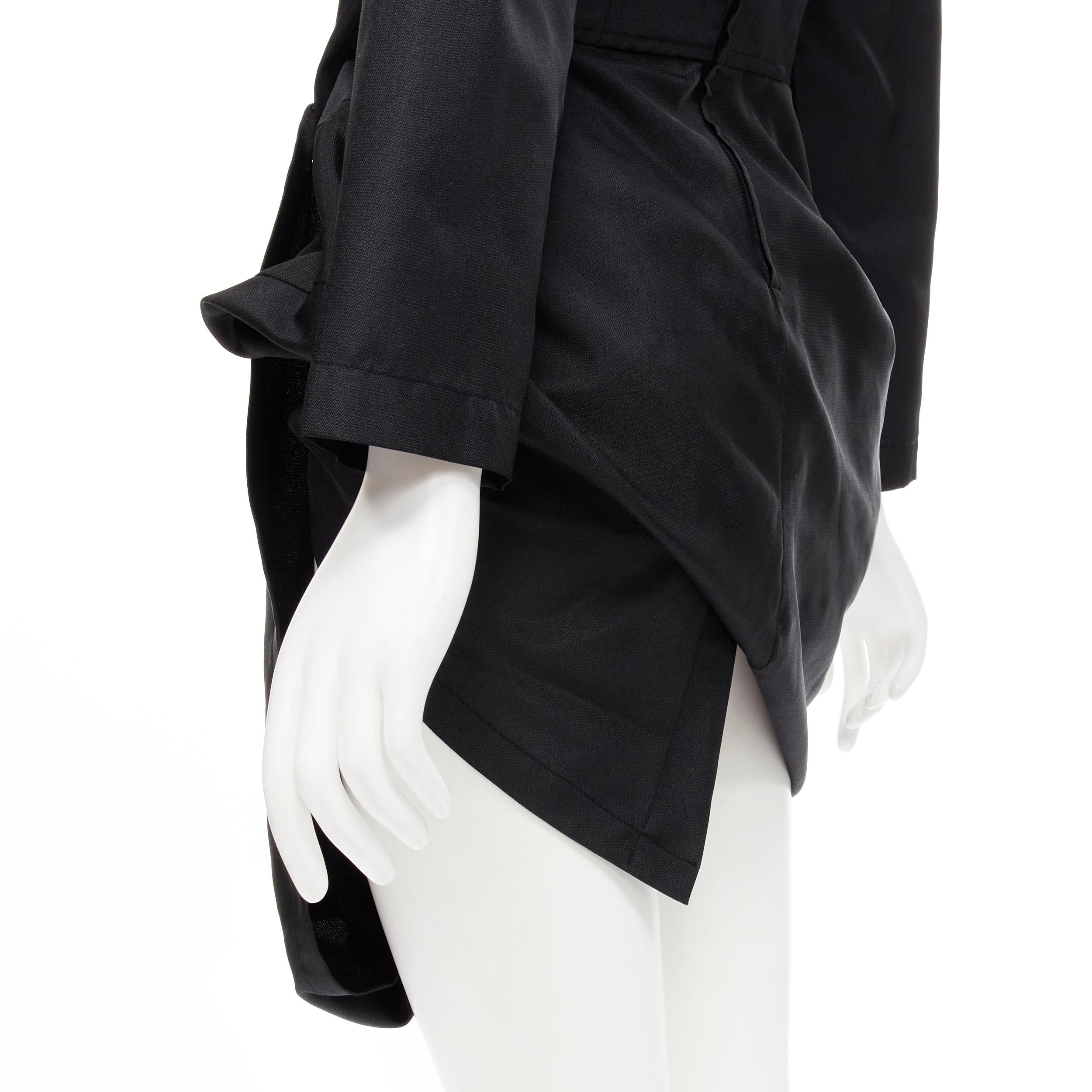 COMME DES GARCONS Robe jupe drapée noire vintage à boutons et coupe incurvée, Taille S, années 1980 en vente 4