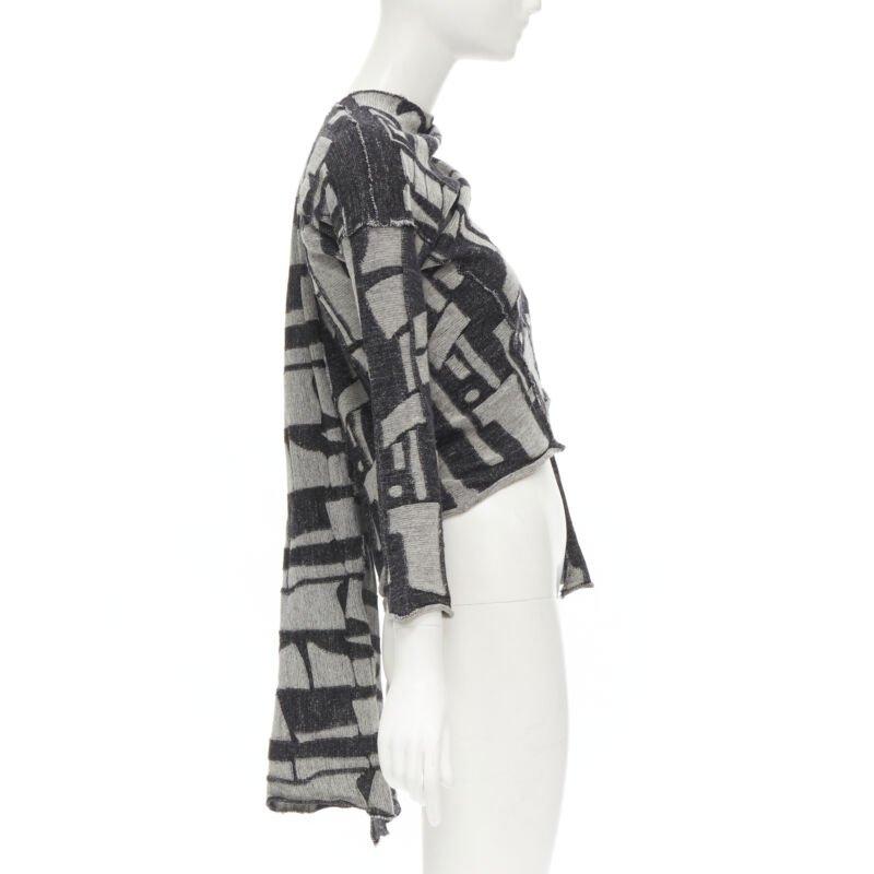 COMME DES GARCONS 1980's Vintage grey abstract wool intarsia wrap scarf cardigan In Excellent Condition For Sale In Hong Kong, NT