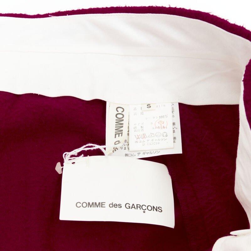 COMME DES GARCONS 1994 falda midi drapeada con pliegues diagonales de lana hervida roja S en venta 4