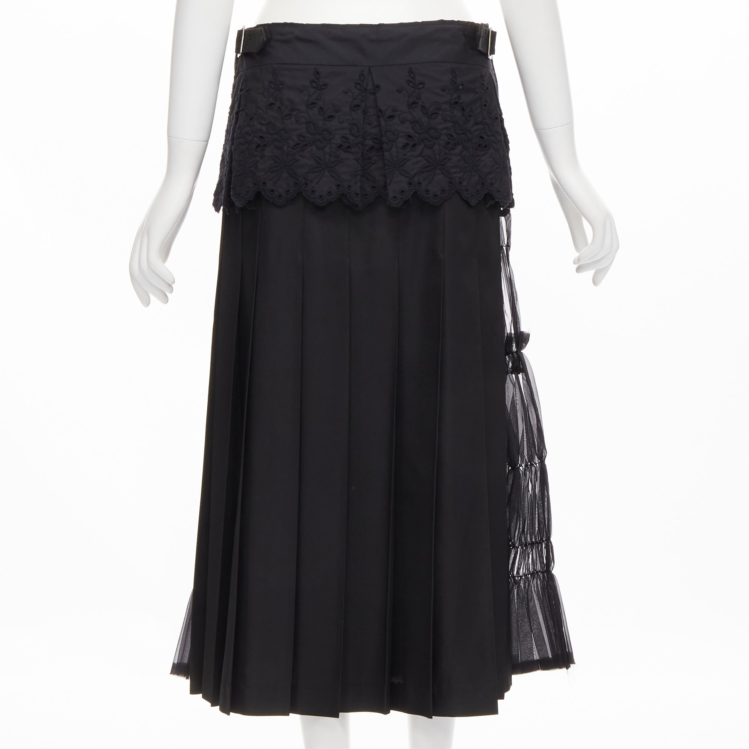 COMME DES GARCONS 2001 black floral embroidery anglais shirred pleated skirt S In Good Condition For Sale In Hong Kong, NT