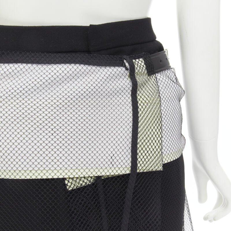 COMME DES GARCONS 2004 negro XL falda de red plisada en capas con hebilla de lazo M en venta 3