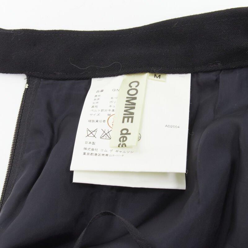 COMME DES GARCONS 2004 negro XL falda de red plisada en capas con hebilla de lazo M en venta 4
