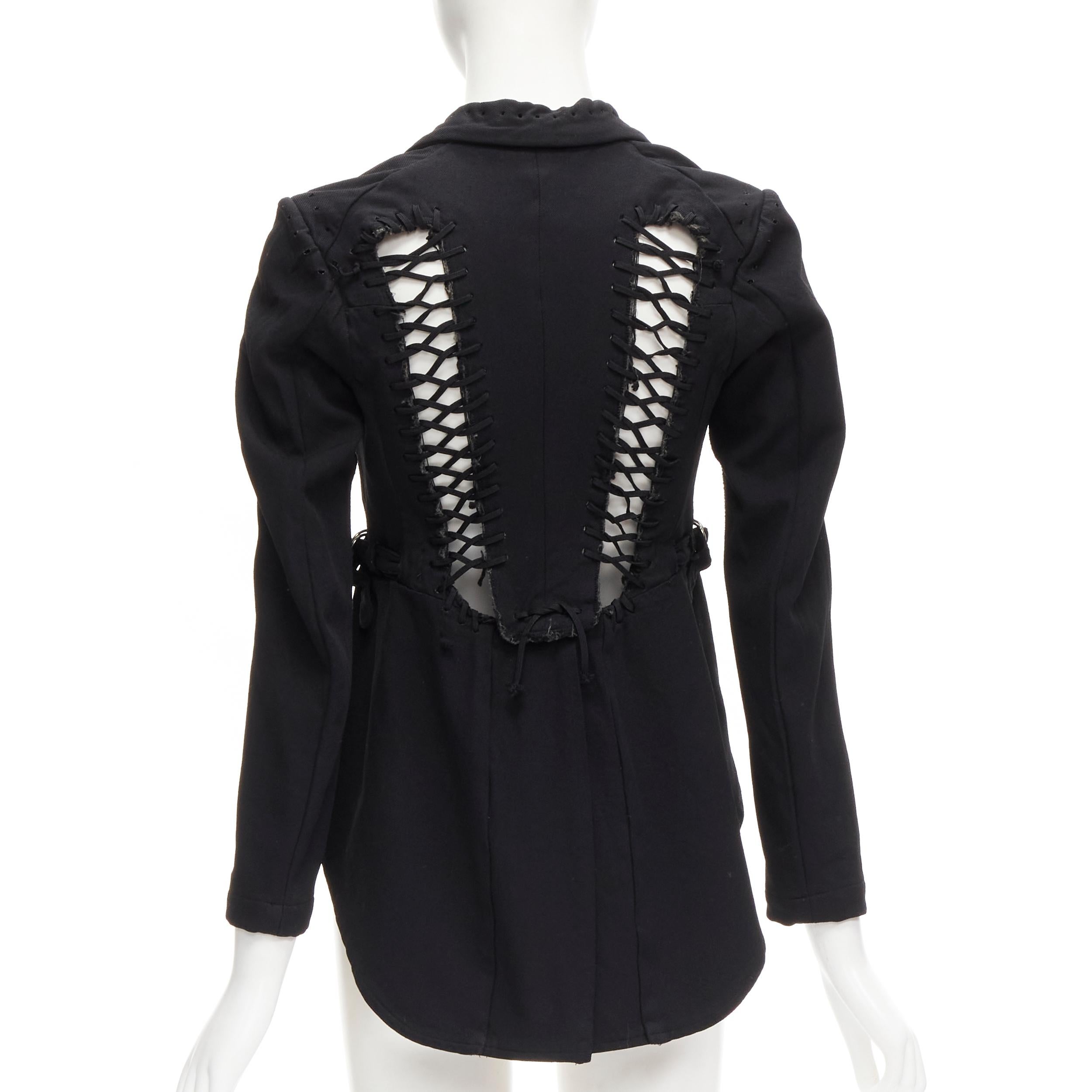 COMME DES GARCONS 2004 Giacca decostruita in pizzo nero con occhielli a 2 vie M in vendita 8