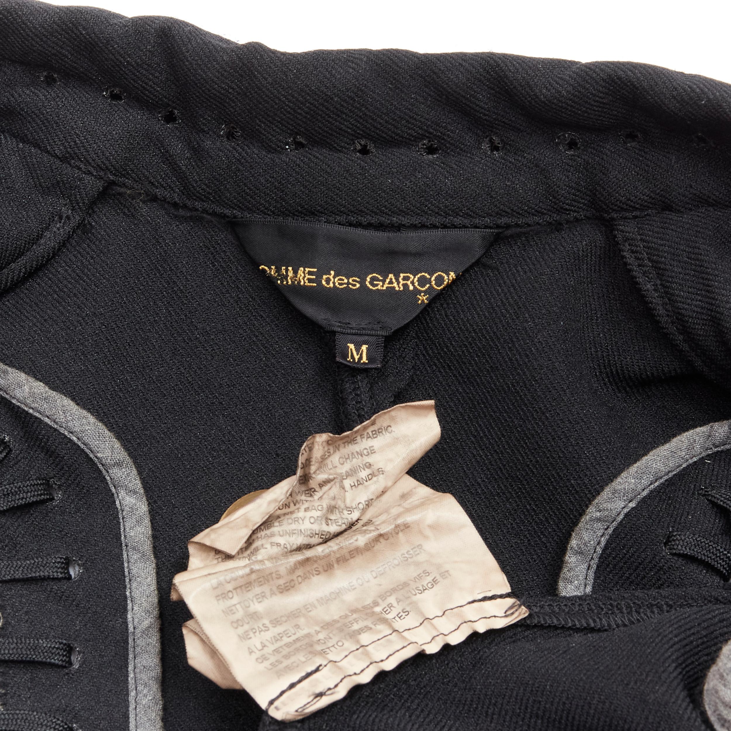 COMME DES GARCONS 2004 Giacca decostruita in pizzo nero con occhielli a 2 vie M in vendita 9