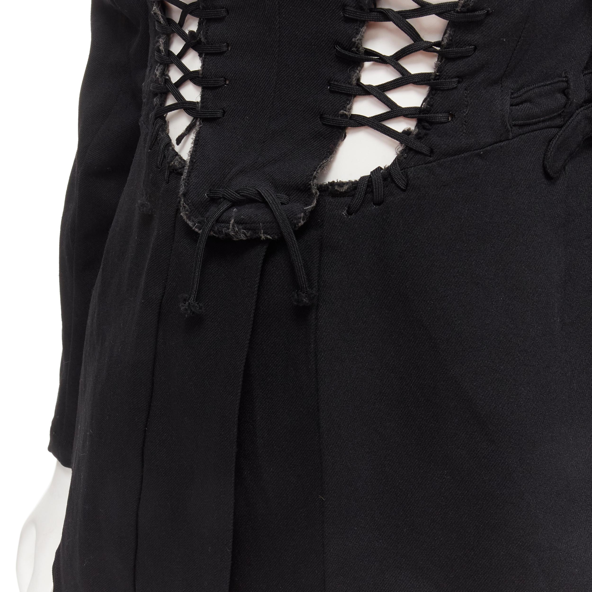 COMME DES GARCONS 2004 Giacca decostruita in pizzo nero con occhielli a 2 vie M in vendita 2