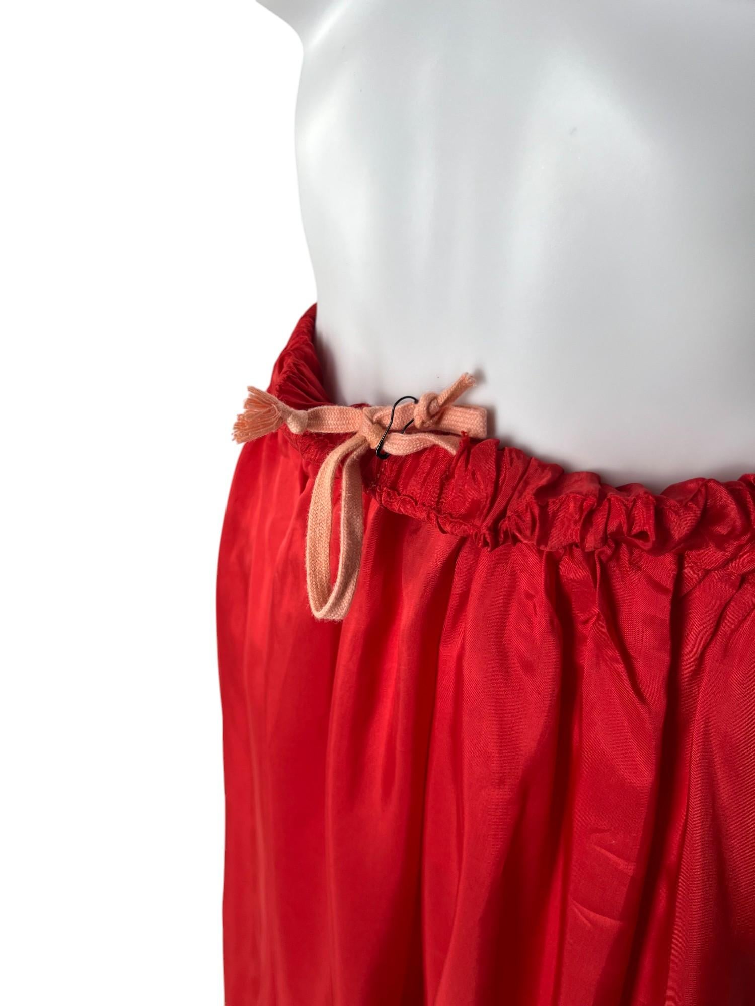 Comme des Garcons 2010's Jupe Maxi en soie rouge en vente 5