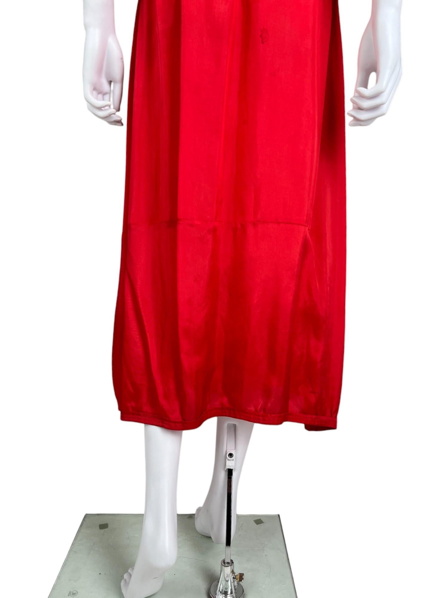 Comme des Garcons 2010's Jupe Maxi en soie rouge Excellent état - En vente à Caserta, IT