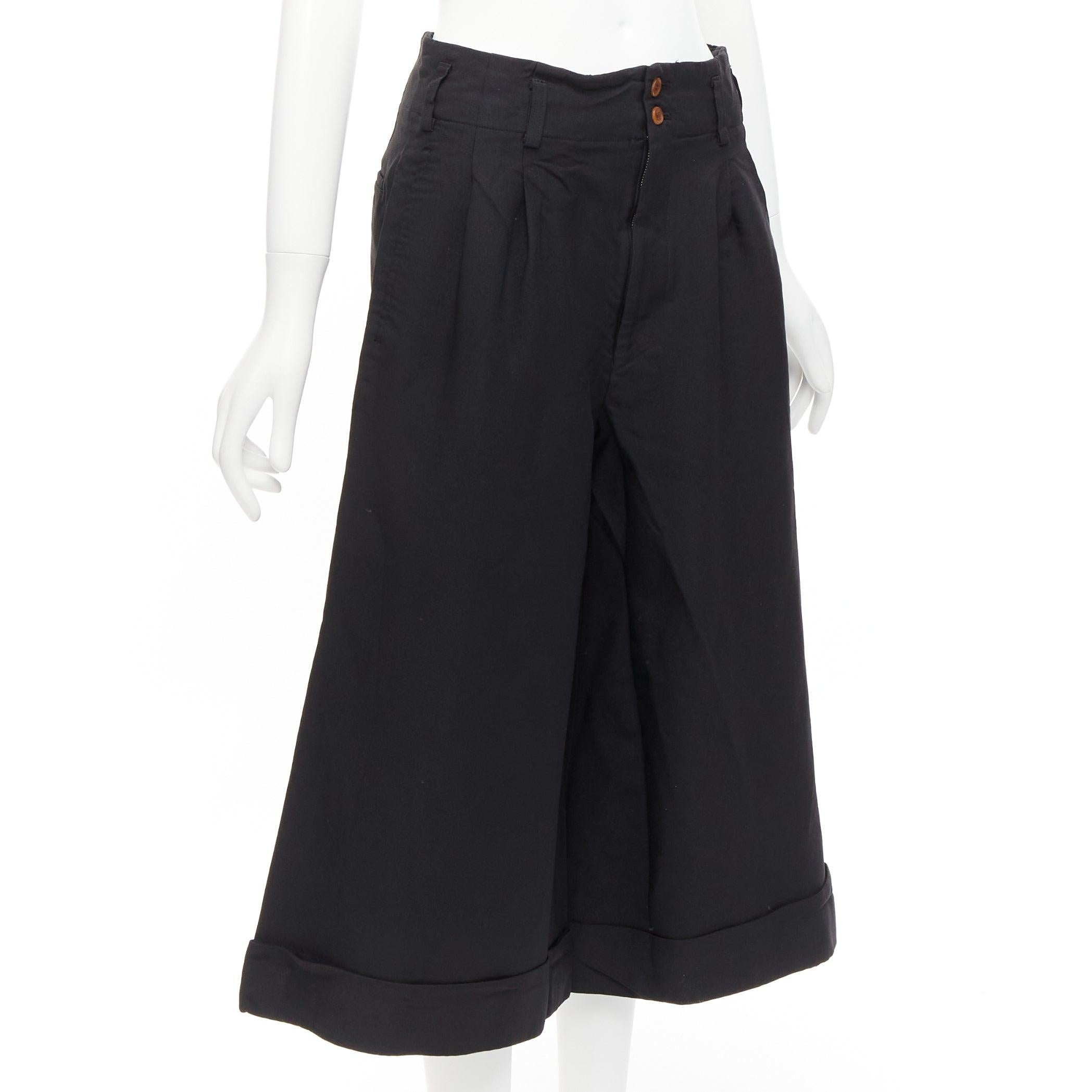 COMME DES GARCONS 2015 black polyester wide leg cuffed culotte pants XS In Excellent Condition For Sale In Hong Kong, NT