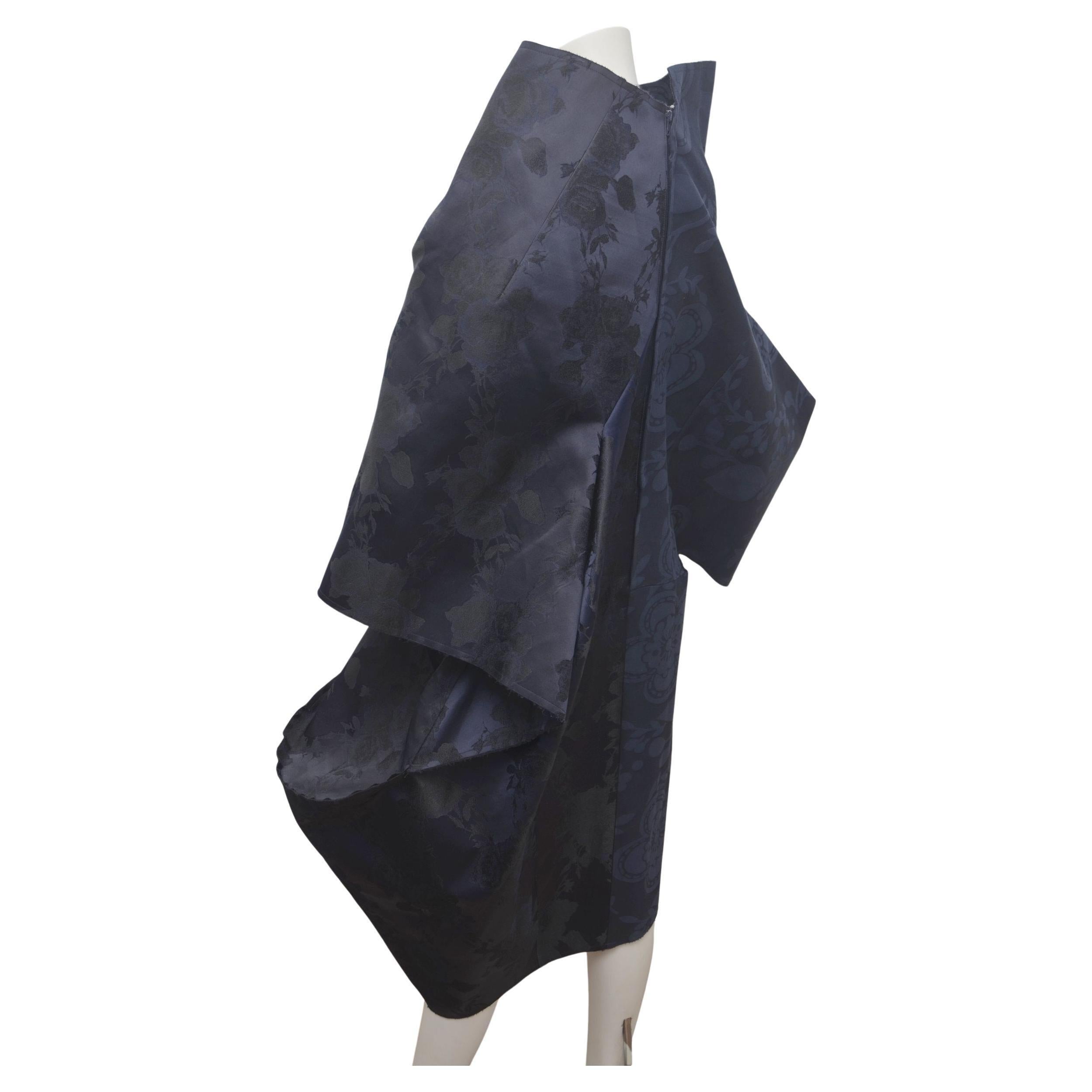 Robe Comme Des Garcons 
Tiré de 