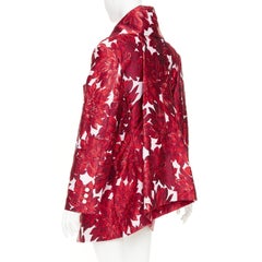 COMME DES GARCONS 2020: cappotto trapezio con revers larghi in broccato floreale rosso, rovesciato, taglia XS