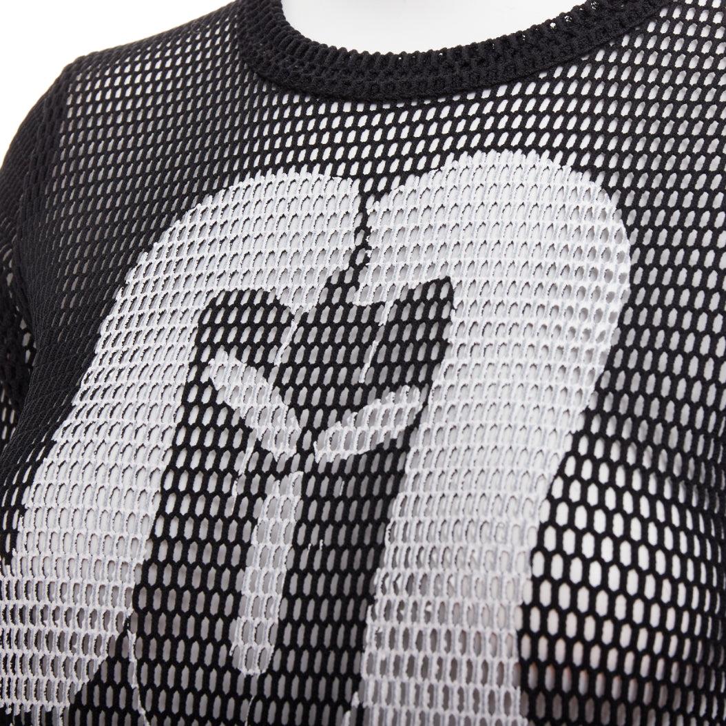 COMME DES GARCONS Alisa Yoffe¬†2019 abito in rete bianco nero con volto astratto XS in vendita 2