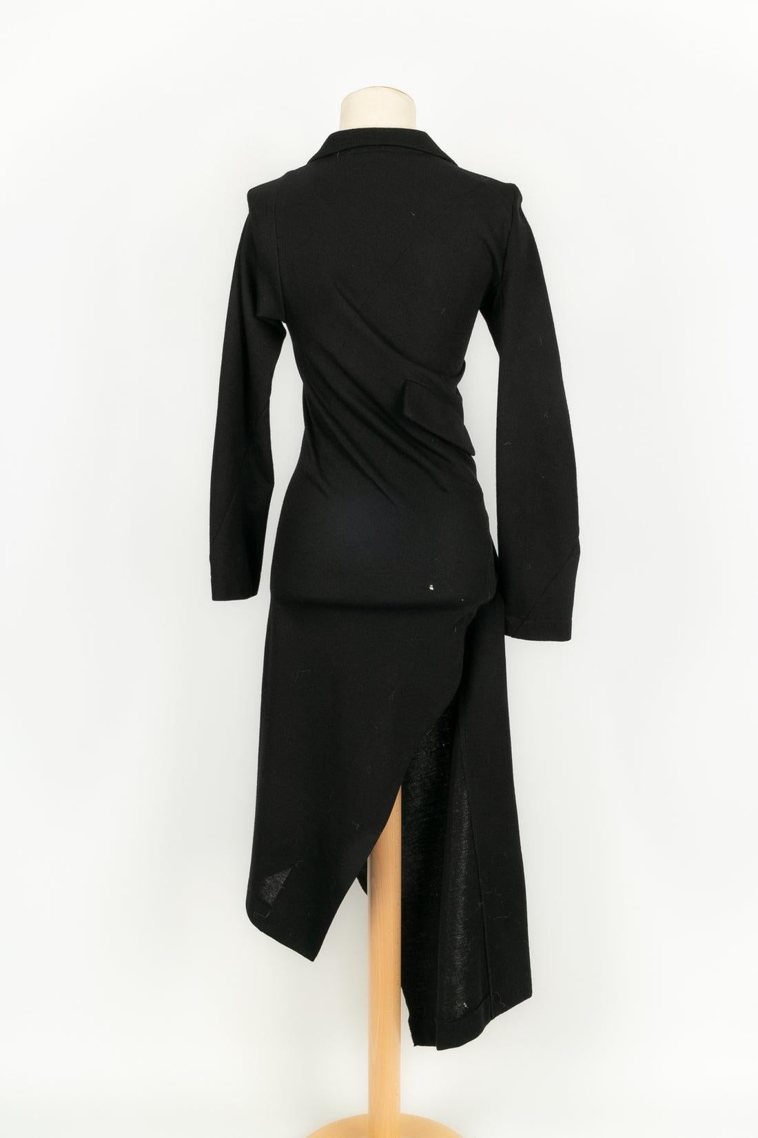 Comme des Garçons Asymmetrisches Kleid aus ungefütterter Wolle im Zustand „Hervorragend“ im Angebot in SAINT-OUEN-SUR-SEINE, FR