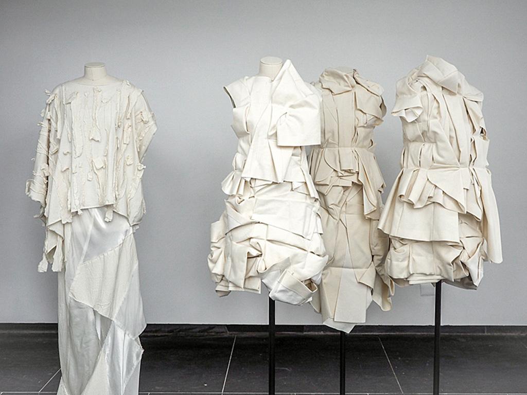 Comme des Garçons - Robe asymétrique victorienne à bustier style évasé inspirée de Westwood Pour femmes en vente