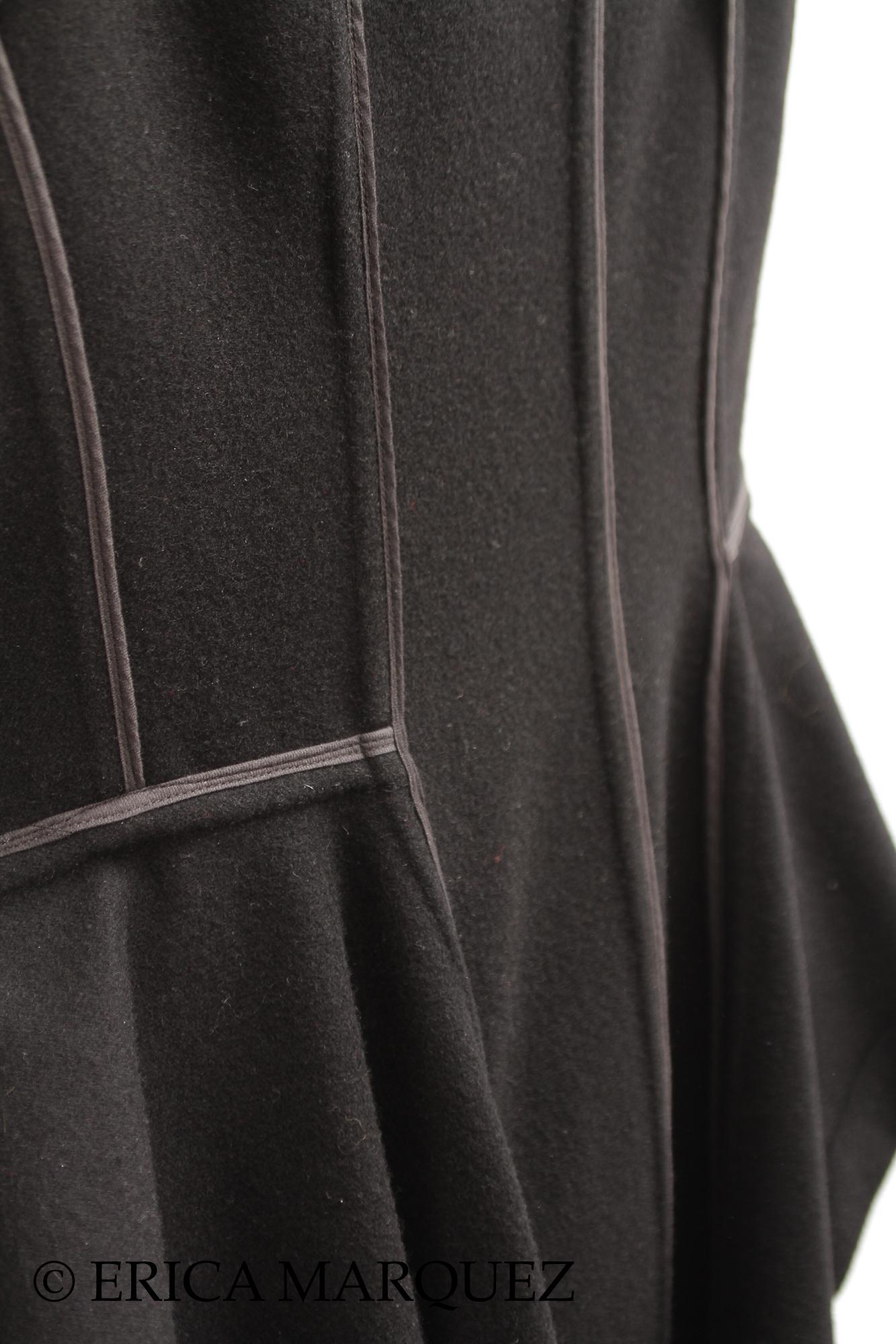 COMME DES GARCONS, Cappotto asimmetrico in lana nera, anni '80 in vendita 10