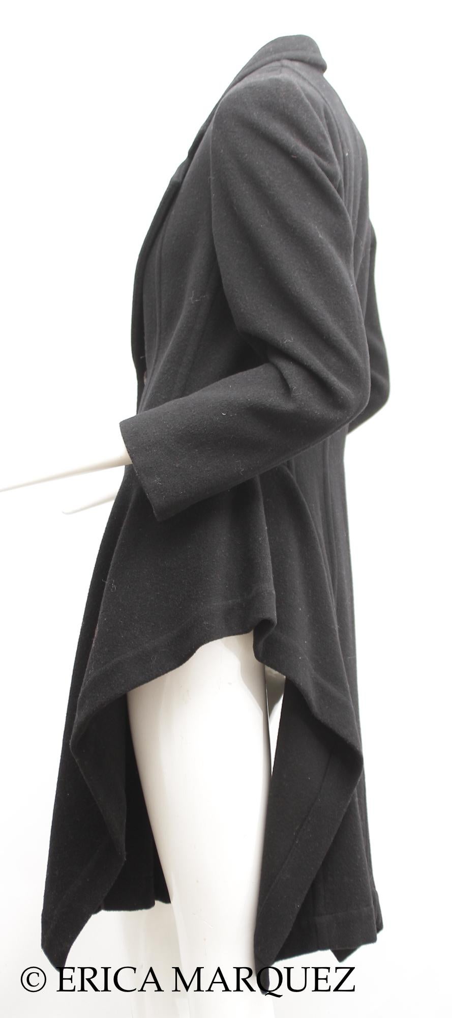 COMME DES GARCONS, Cappotto asimmetrico in lana nera, anni '80 in vendita 11