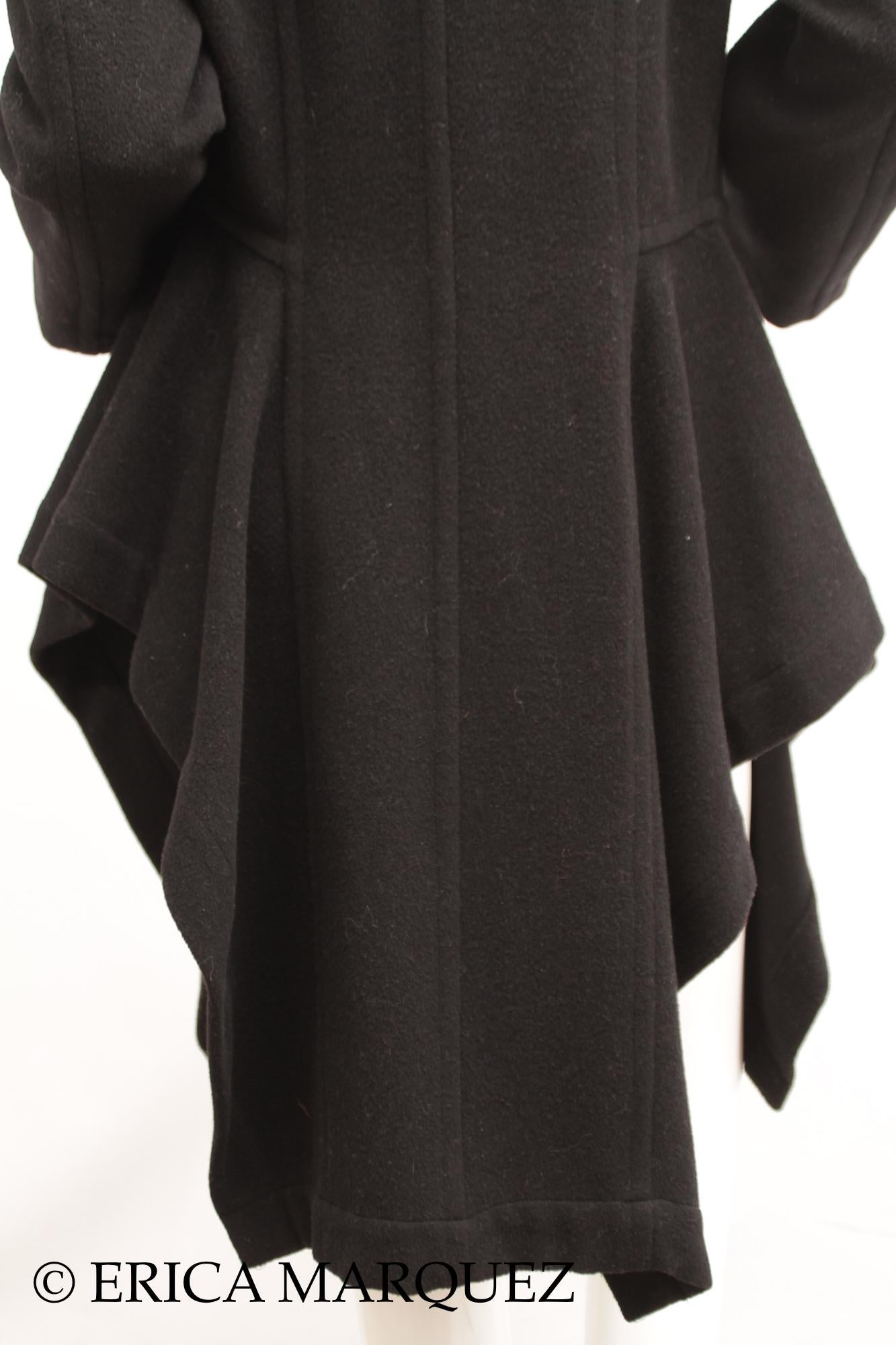 COMME DES GARCONS, Cappotto asimmetrico in lana nera, anni '80 in vendita 2