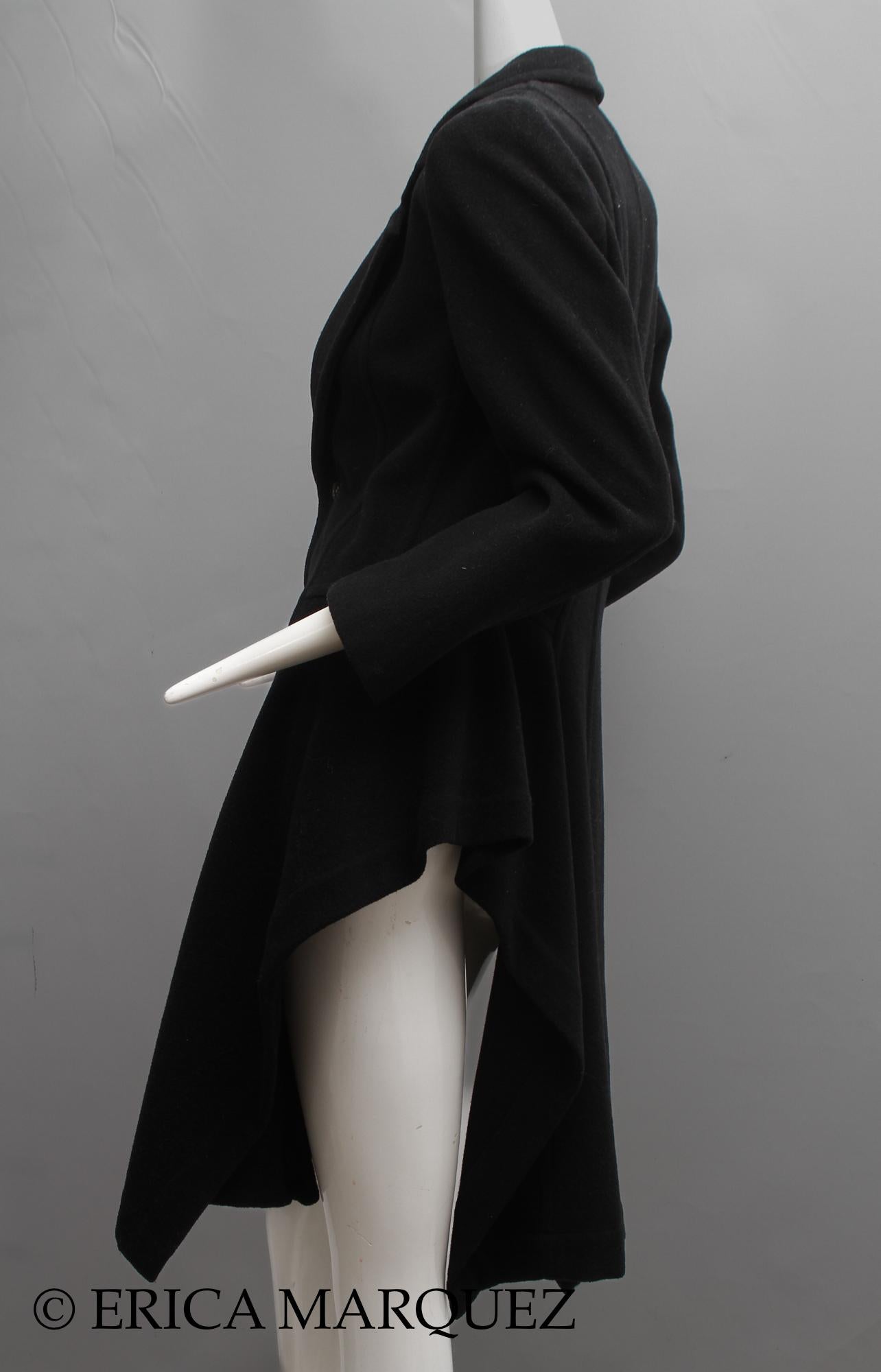 COMME DES GARCONS, Cappotto asimmetrico in lana nera, anni '80 in vendita 4