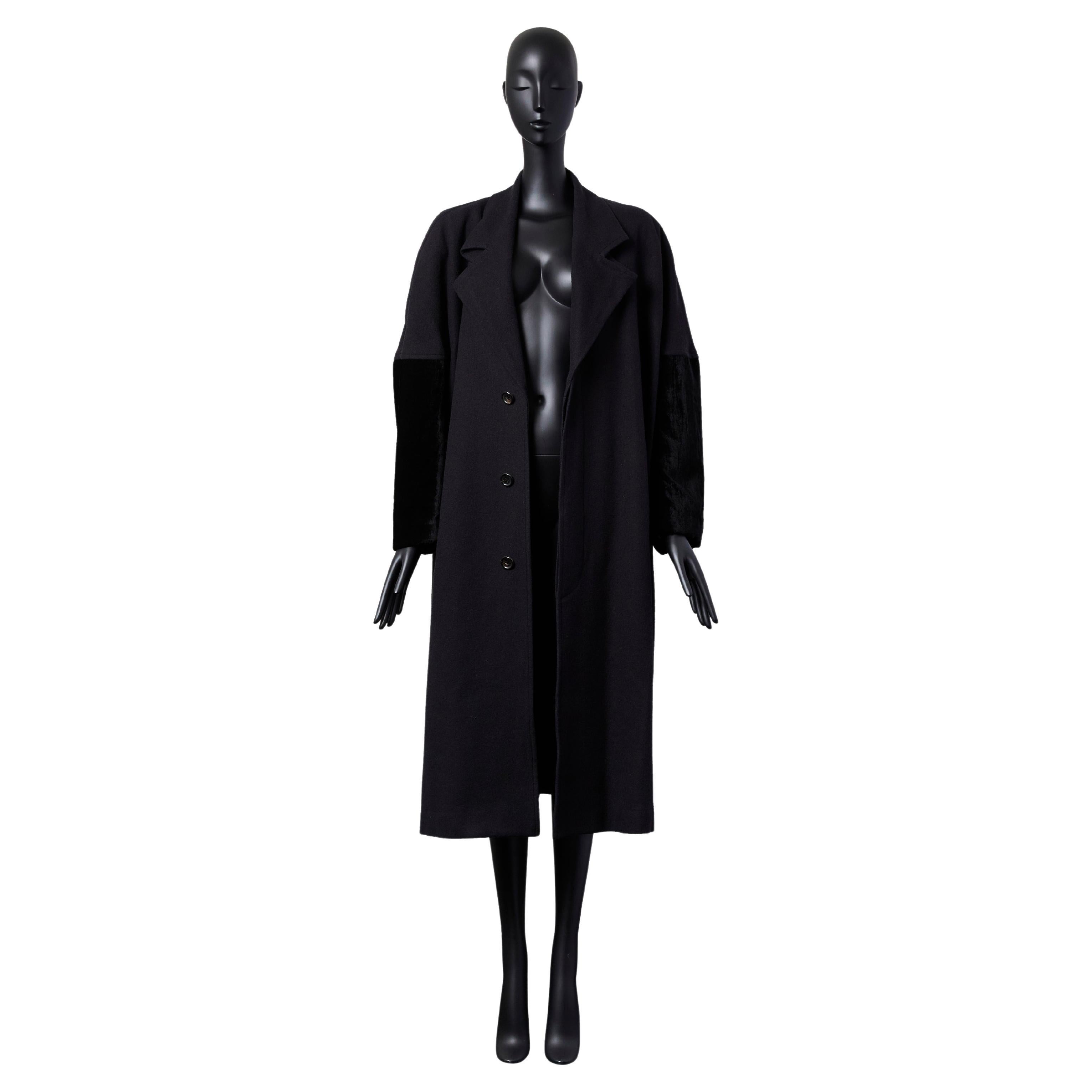 
Shoulder Width : Raglan Sleeve
Chest : 67cm
Sleeve Length : 81cm(from neckline to wrist)
Length : 116cm

WJA00004646