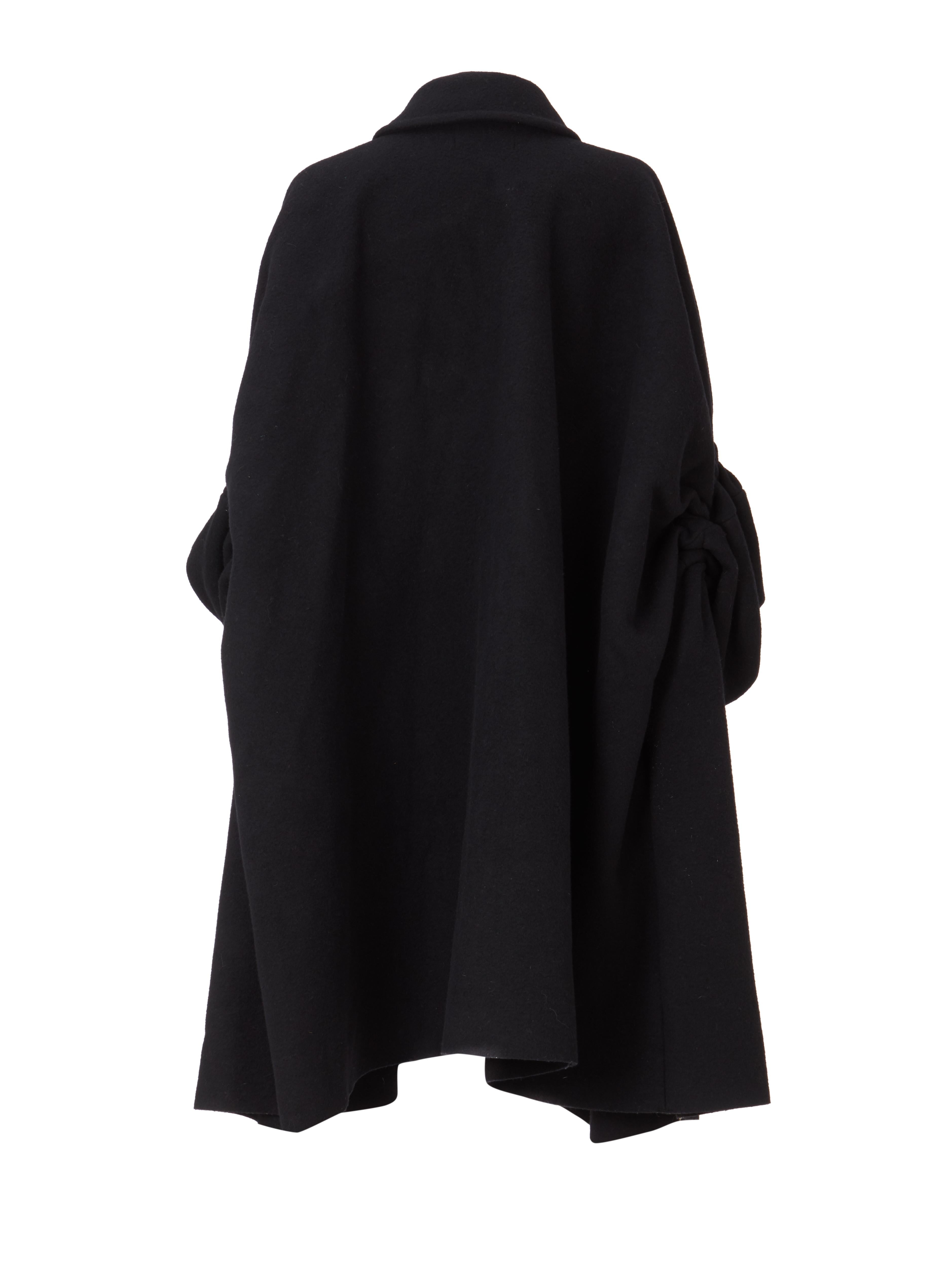 COMME des GARCONS, Black coat, circa 1995 In Excellent Condition For Sale In London, GB