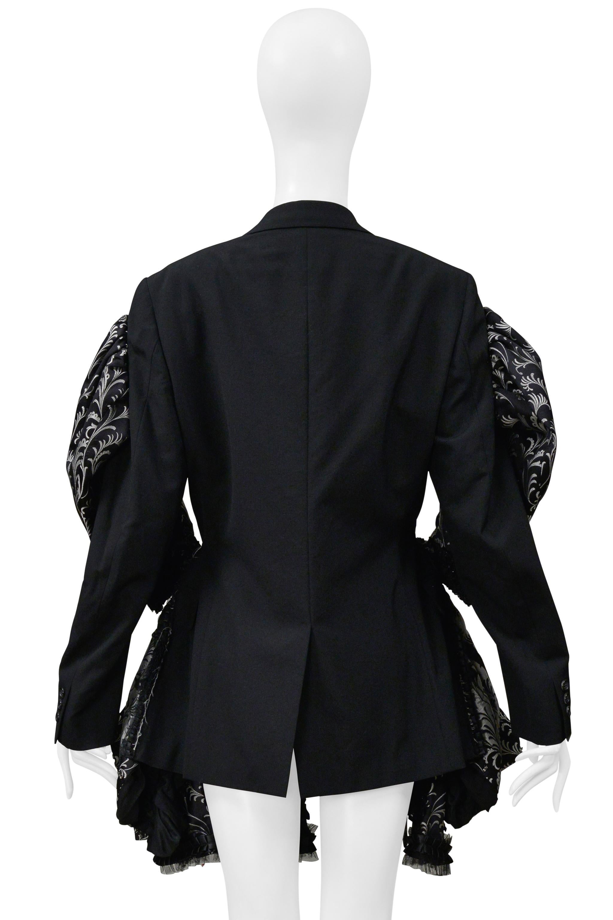 BLACK Comme des Garçons Manteau fantaisie noir avec broderie argentée 2006 en vente 5