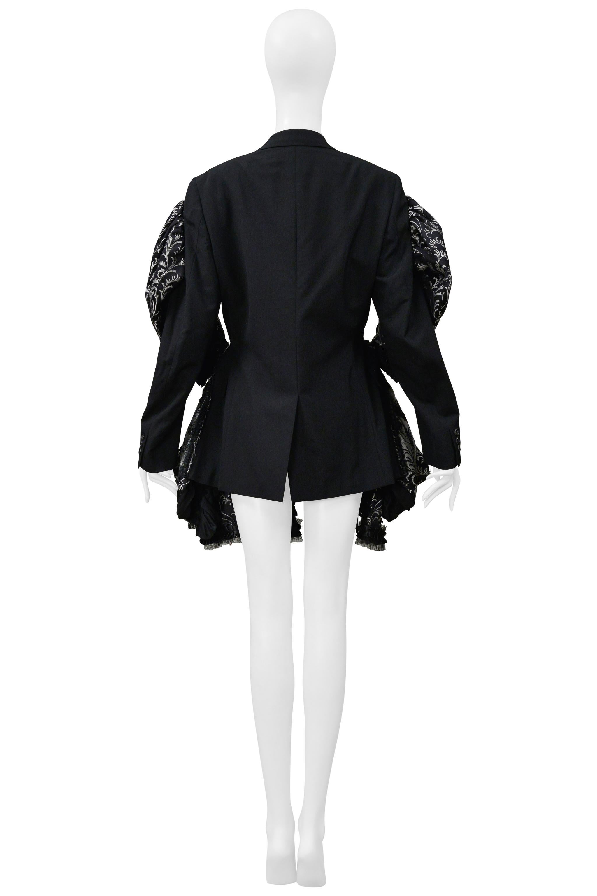 BLACK Comme des Garçons Manteau fantaisie noir avec broderie argentée 2006 en vente 6