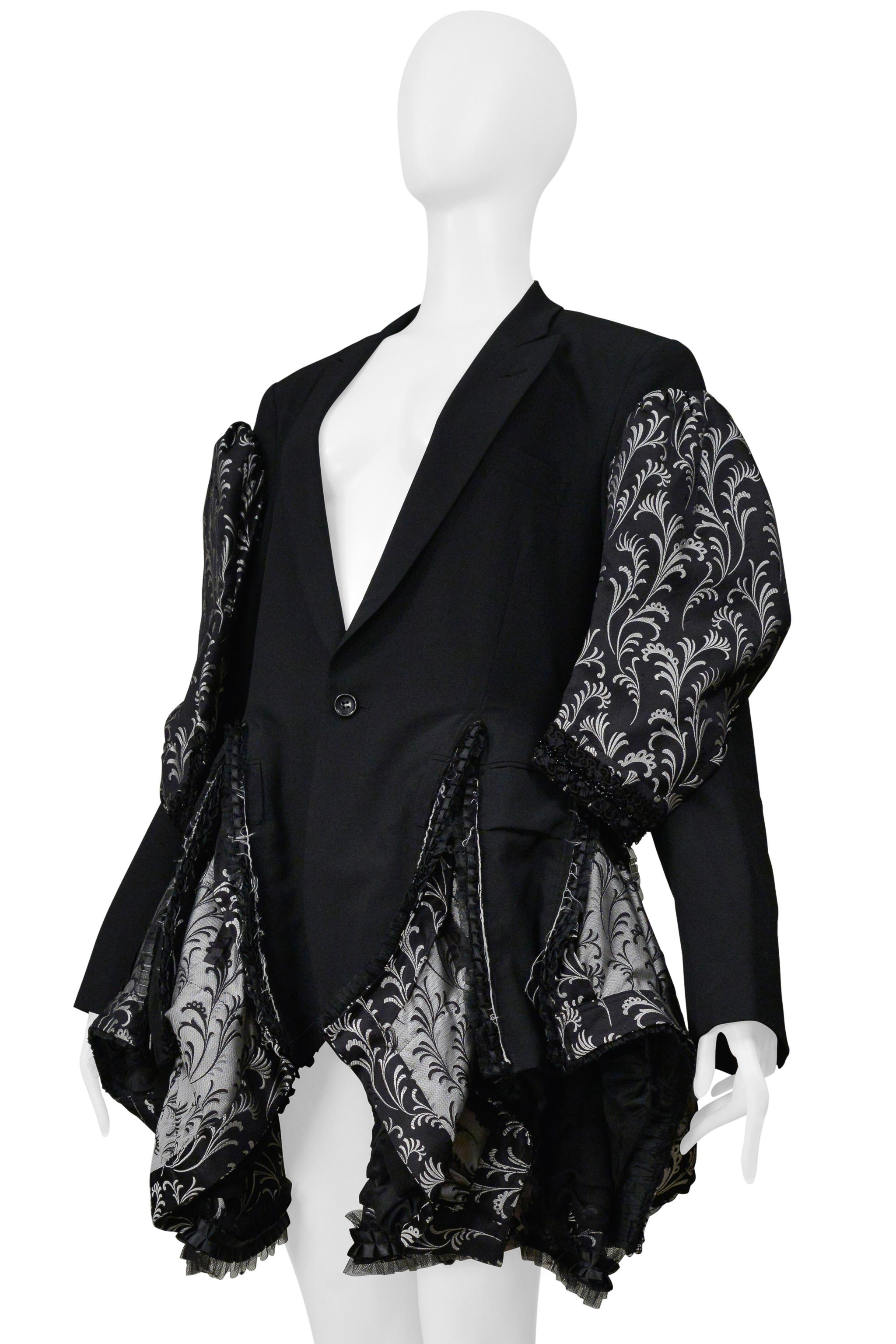 BLACK Comme des Garçons Manteau fantaisie noir avec broderie argentée 2006 Excellent état - En vente à Los Angeles, CA