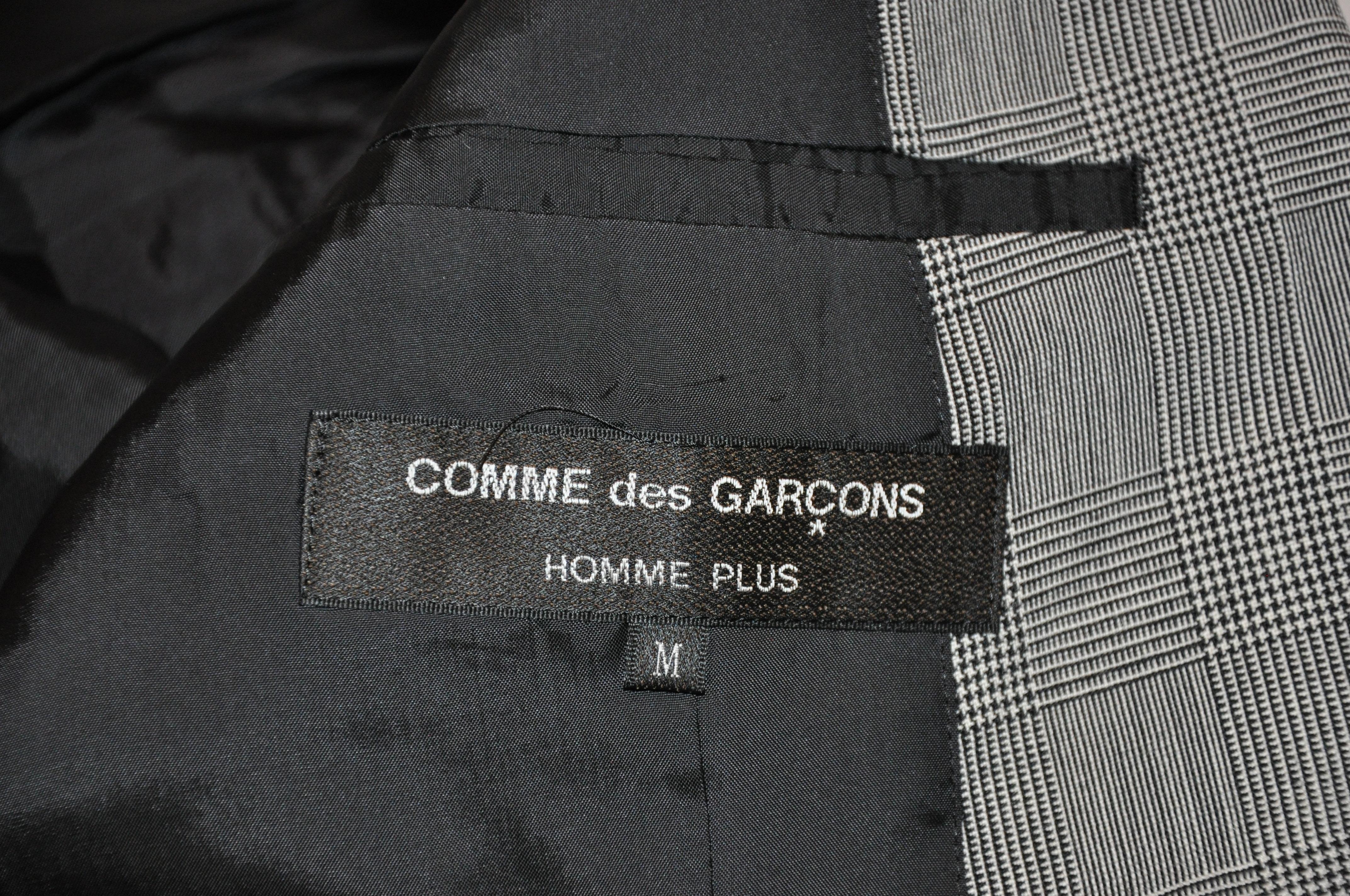Comme des Garcons Black & Ivory Checkered Detailed Hand-Embroidered Accent Coat For Sale 8