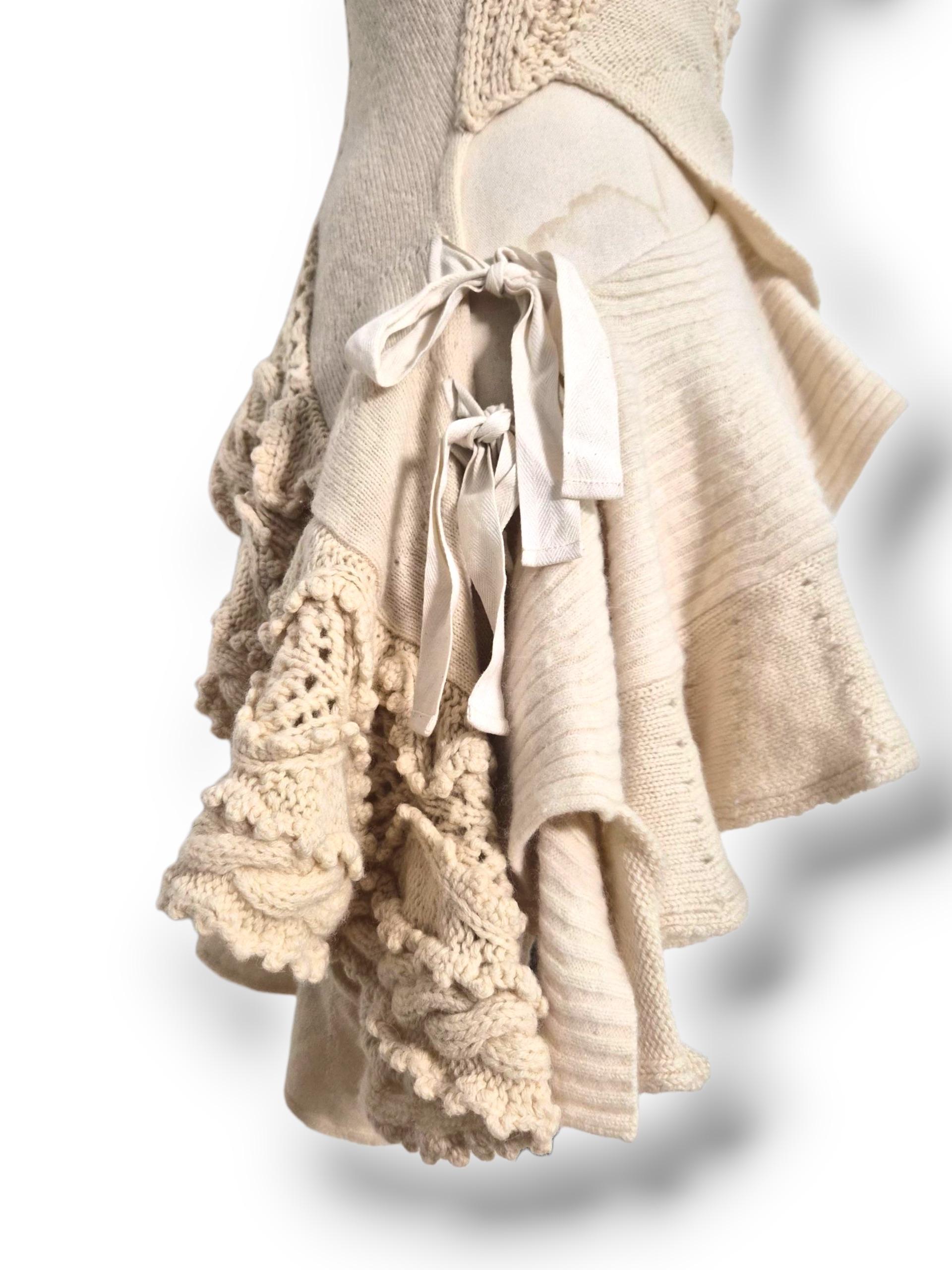 Beige Comme des Garçons by Tao, robe en laine crochetée et tricotée à la main, 2007 en vente
