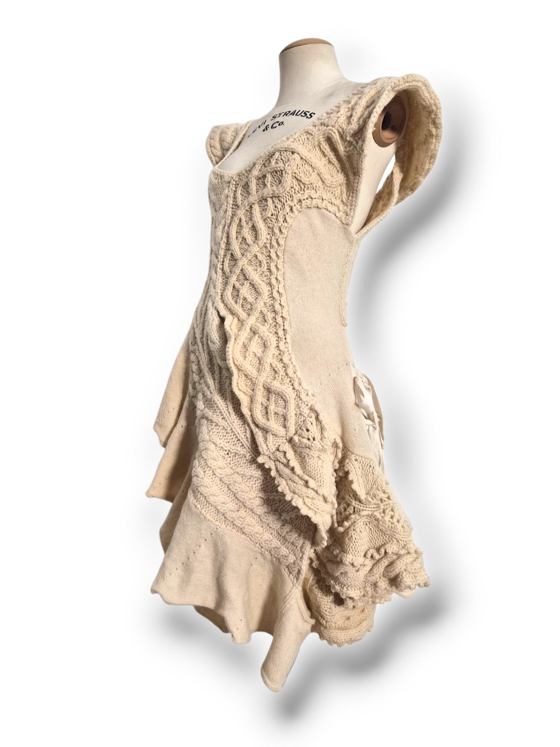 Comme des Garçons by Tao, robe en laine crochetée et tricotée à la main, 2007 Pour femmes en vente