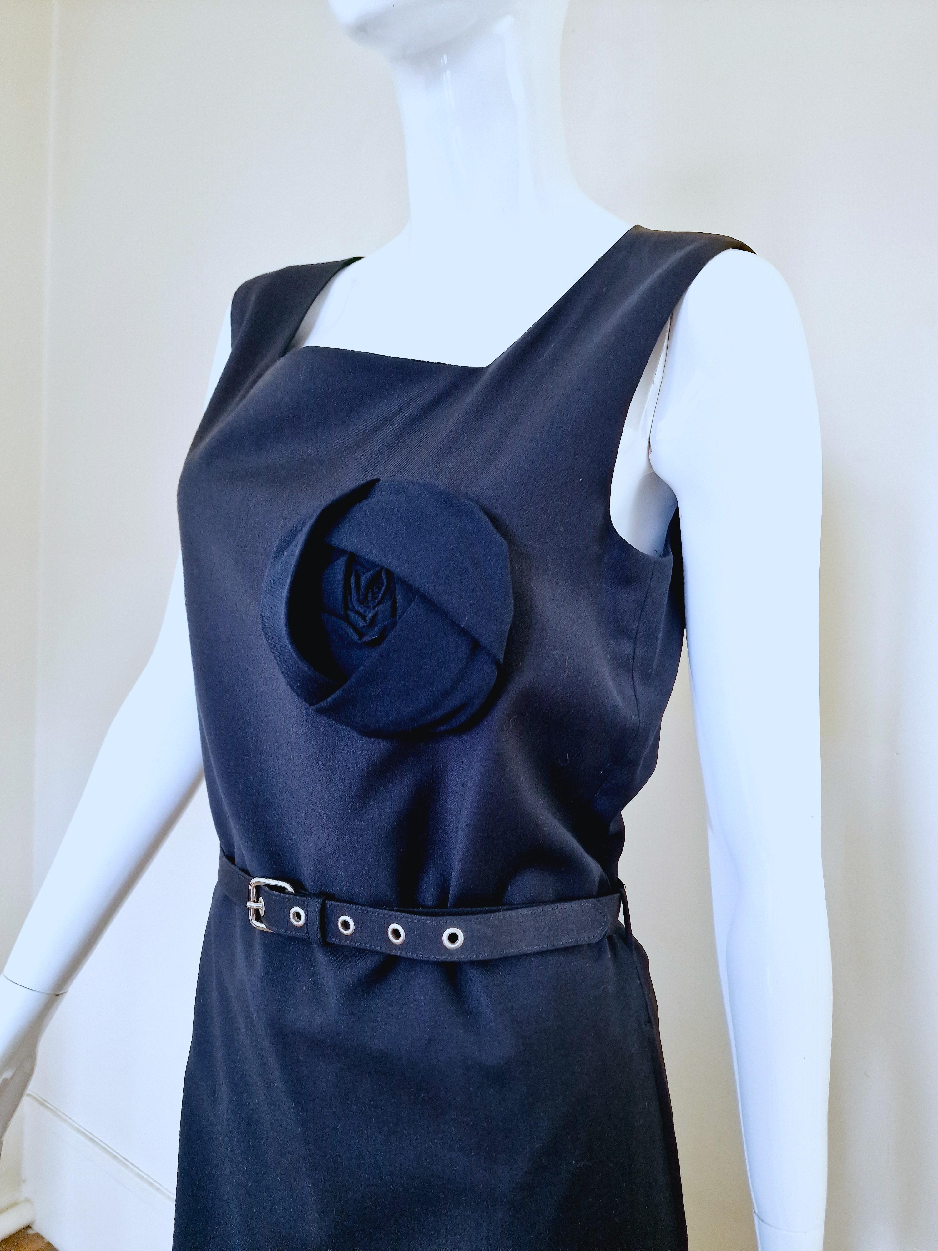 Comme des Garcons CDG Schwarzes Oversize-Kleid in Übergröße für Herren und Damen, schwarz und Rosen, mittelgroß im Angebot 5