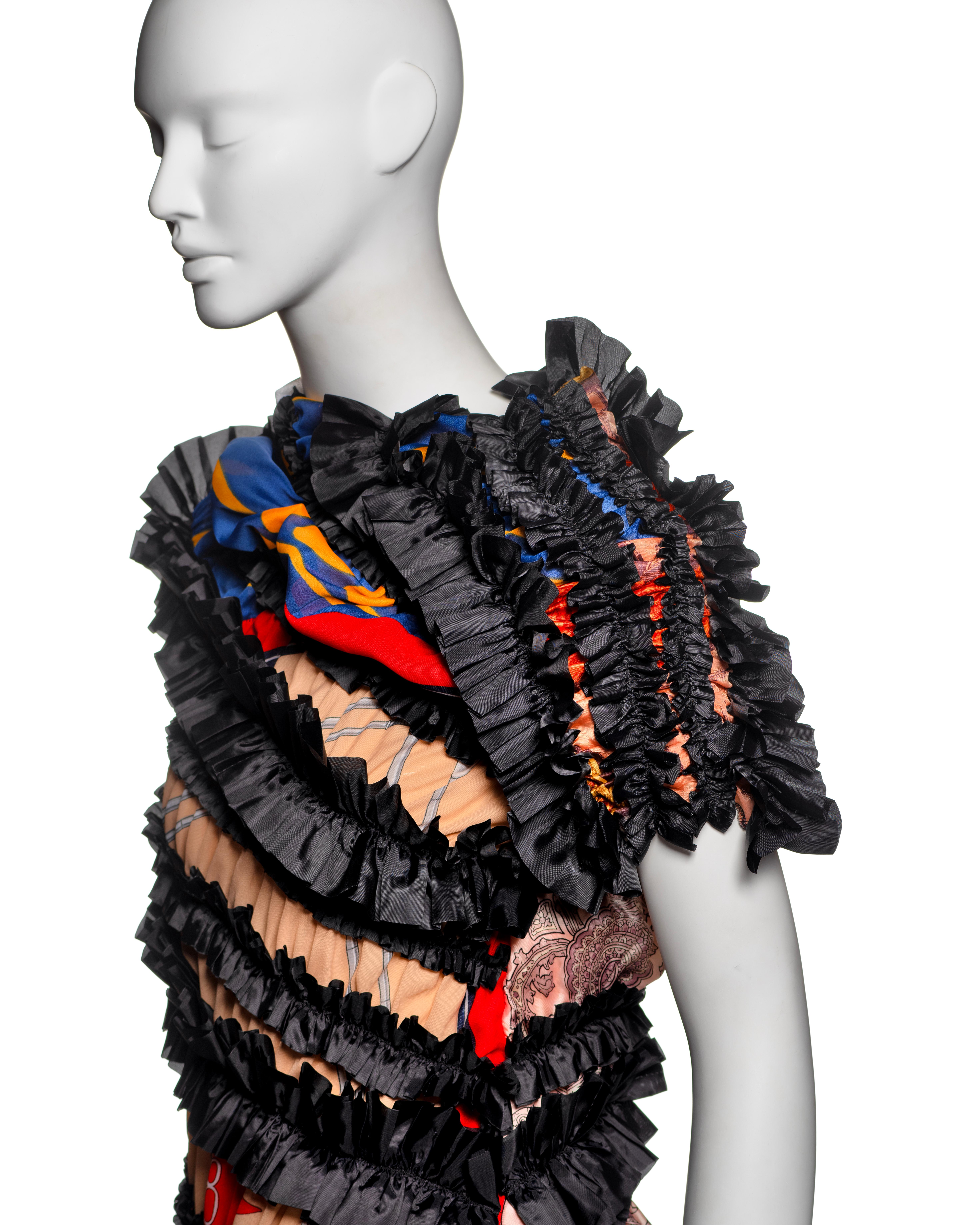 Vestido Comme des Garçons Confeccionado con Pañuelos Vintage y Bandas con Volantes, FW 2011 en venta 14