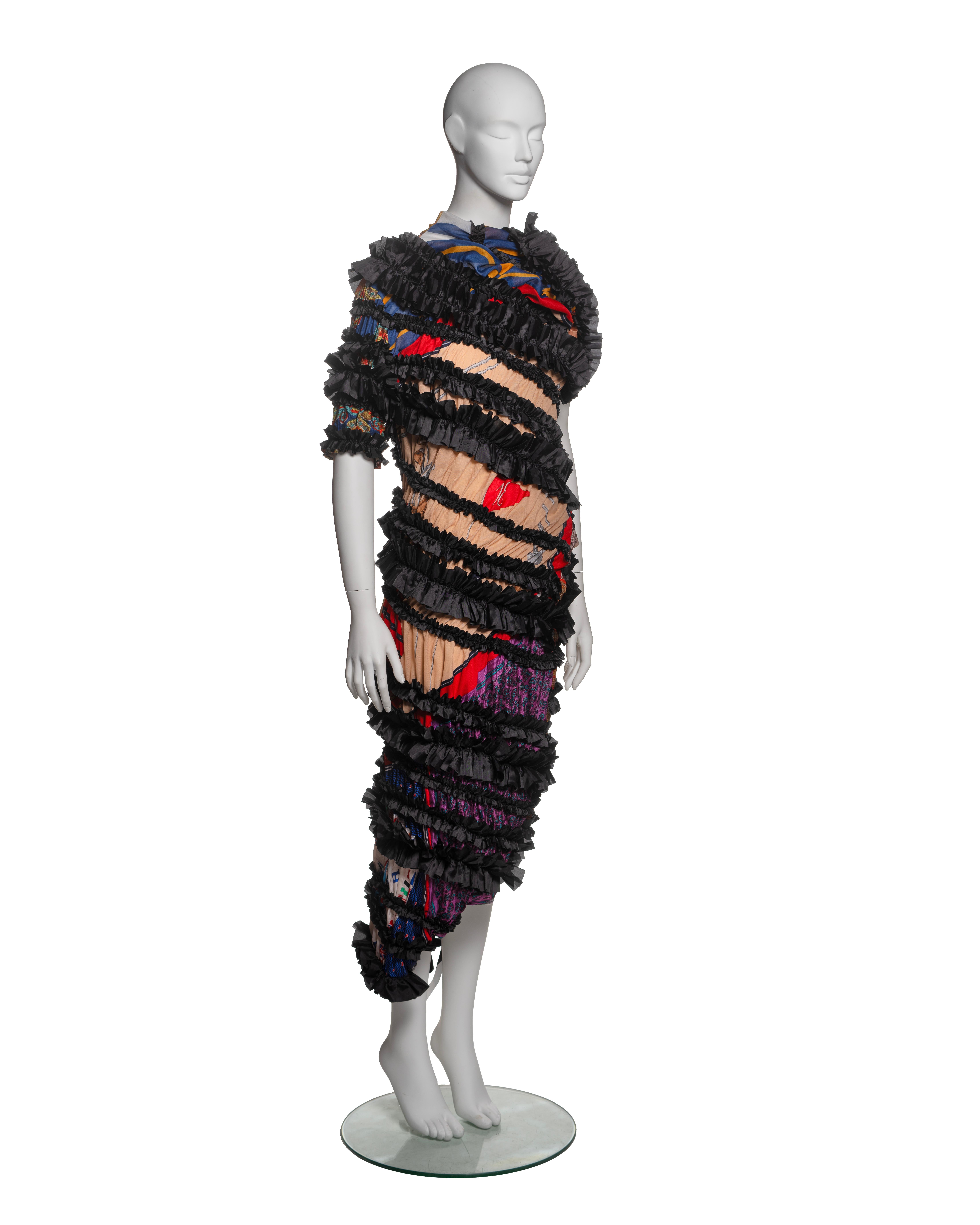 Vestido Comme des Garçons Confeccionado con Pañuelos Vintage y Bandas con Volantes, FW 2011 en venta 1