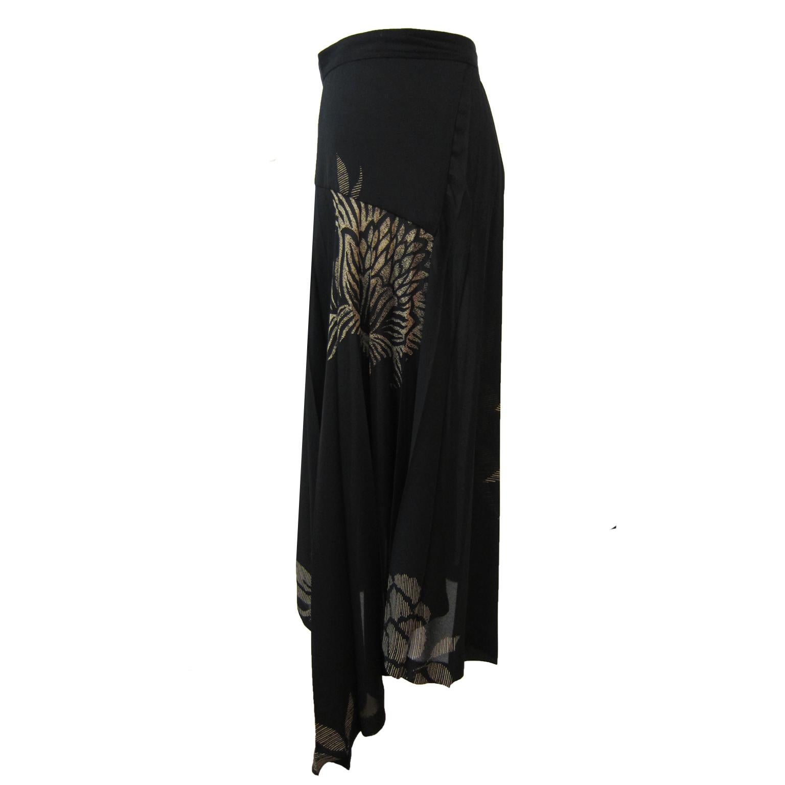 Comme des Garcons Floral Print Black Pleated Skirt AD 1992 In Good Condition In Berlin, DE